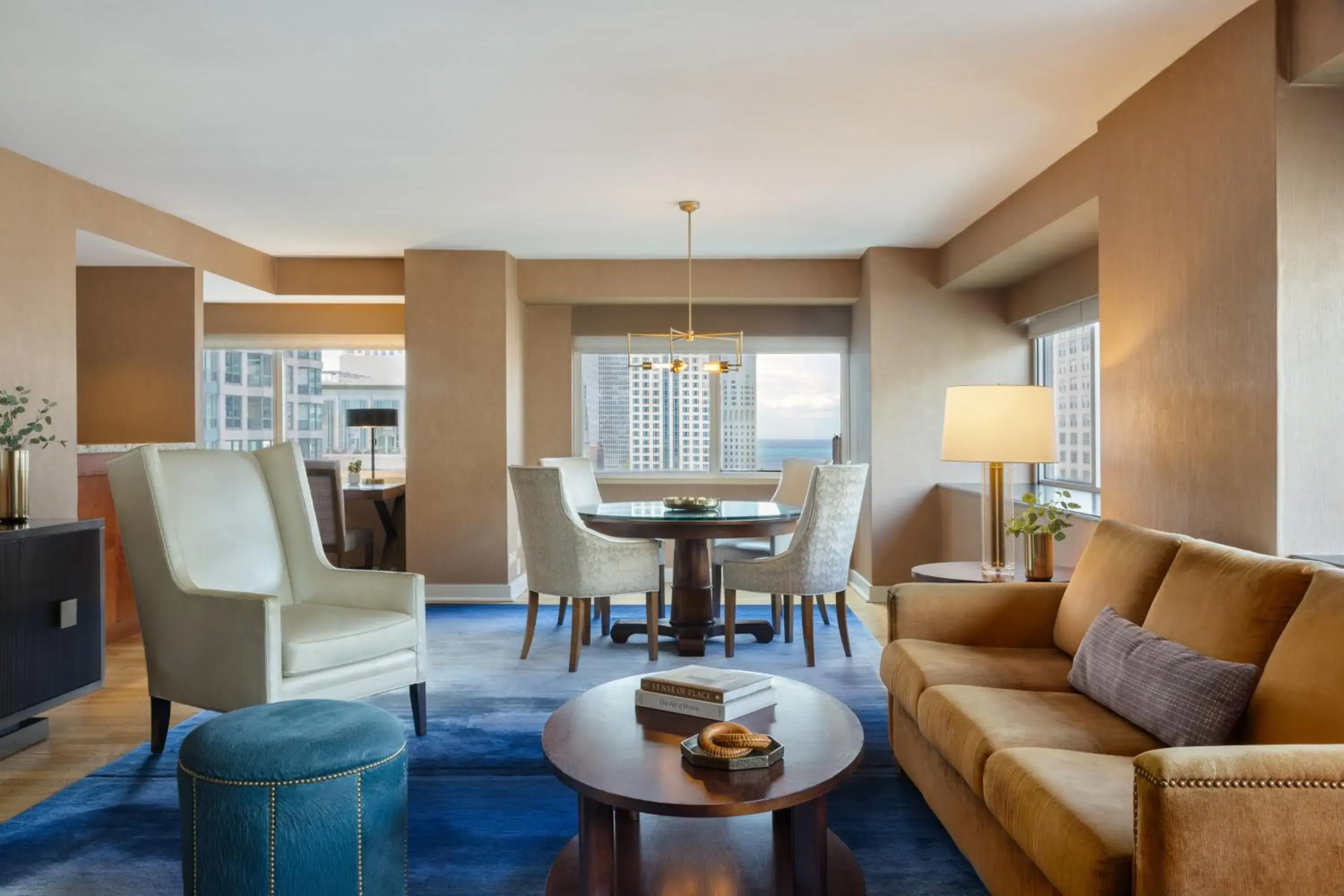 Photo of the whole room in Omni Chicago Hotel Photo of the whole room in Omni Chicago Hotel