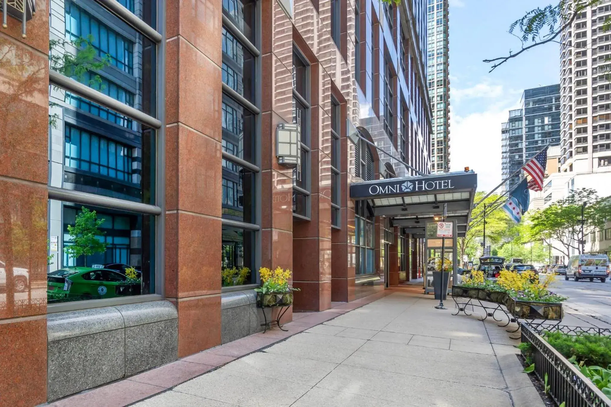 Property building in Omni Chicago Hotel Property building in Omni Chicago Hotel