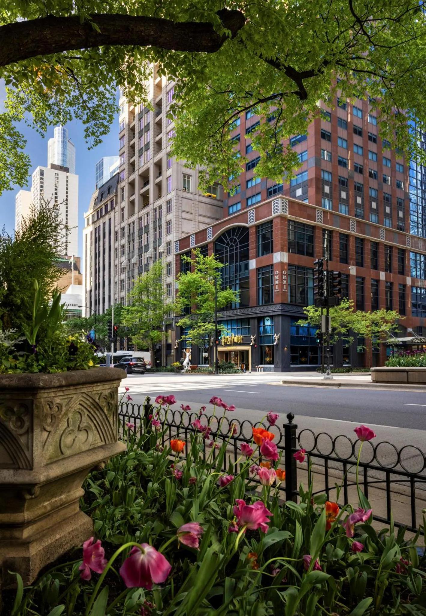 Facade/entrance in Omni Chicago Hotel