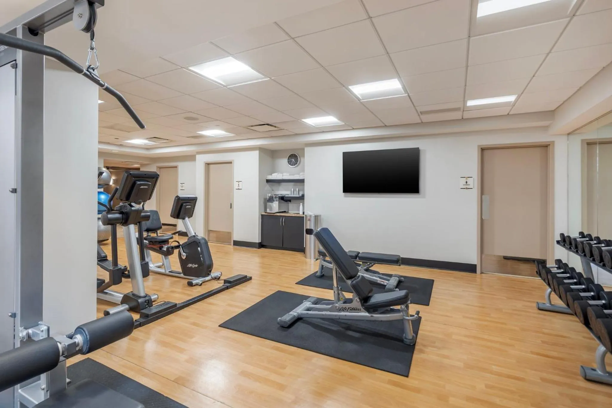 Facade/entrance in Omni Chicago Hotel