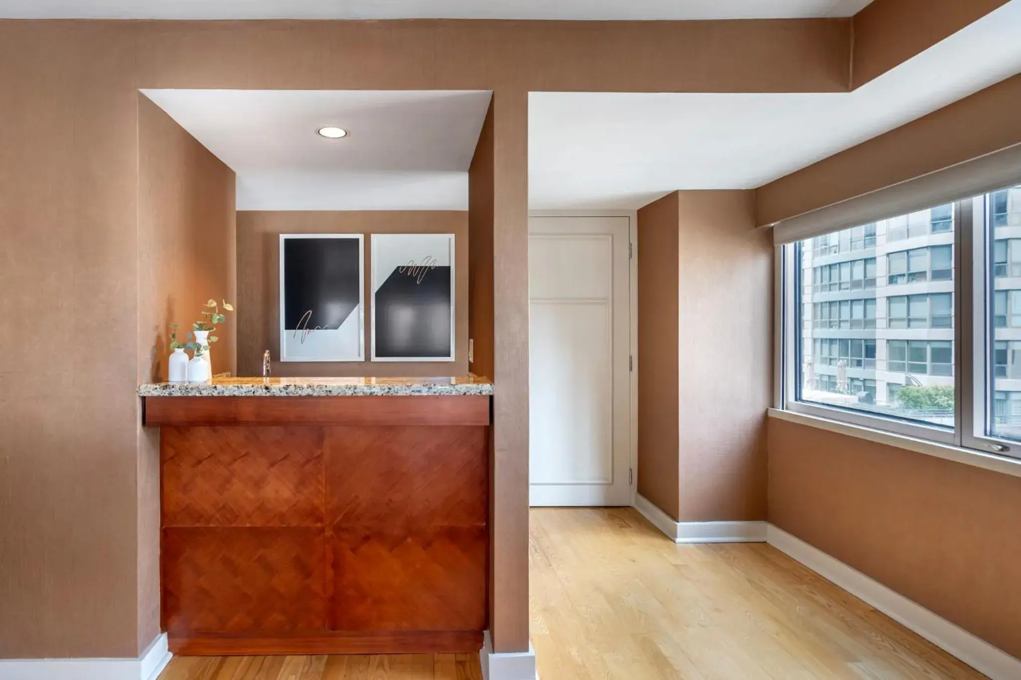 Photo of the whole room in Omni Chicago Hotel Photo of the whole room in Omni Chicago Hotel