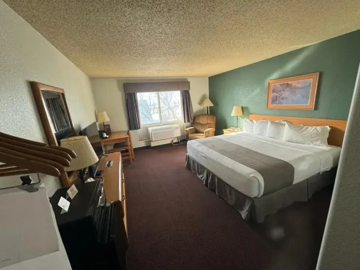 Fossil Creek Hotel & Suites
