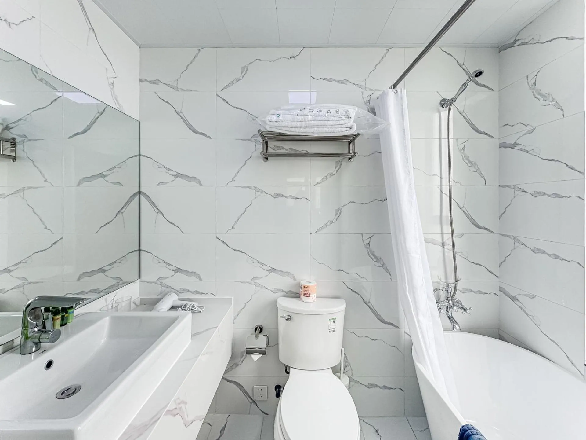 Tyms 2BR 2BA Apt Near MetroCity Line 1 9