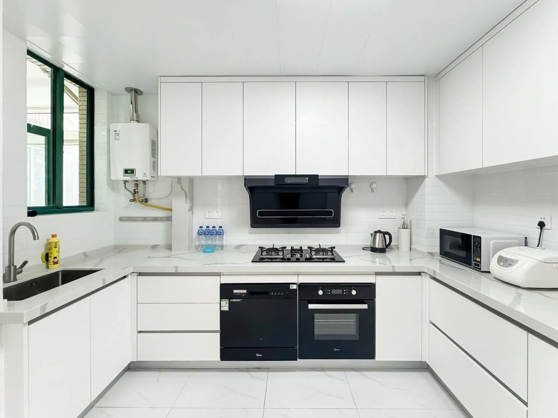 Tyms 2BR 2BA Apt Near MetroCity Line 1 9