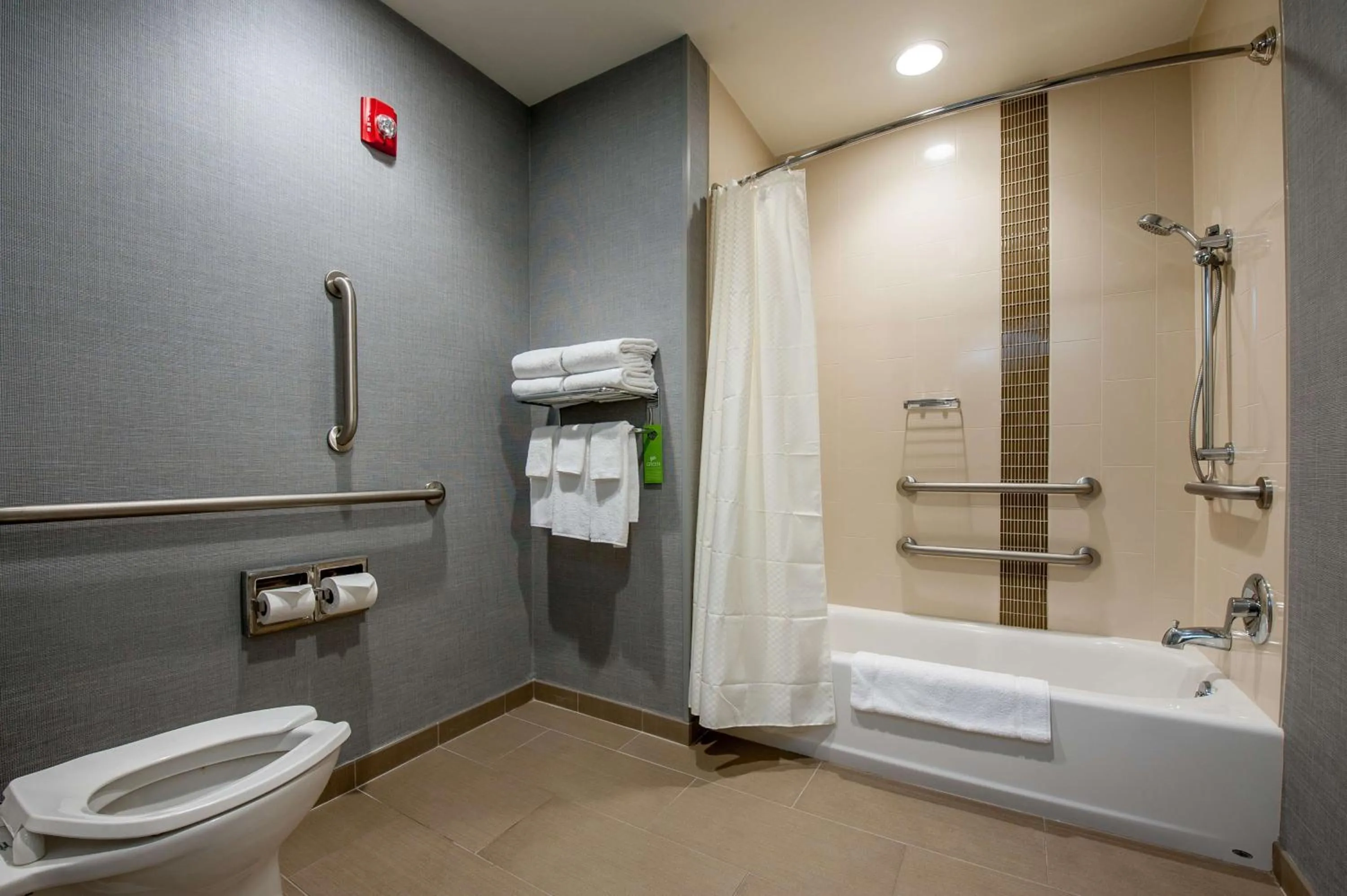 Bathroom in Hyatt Place Bowling Green