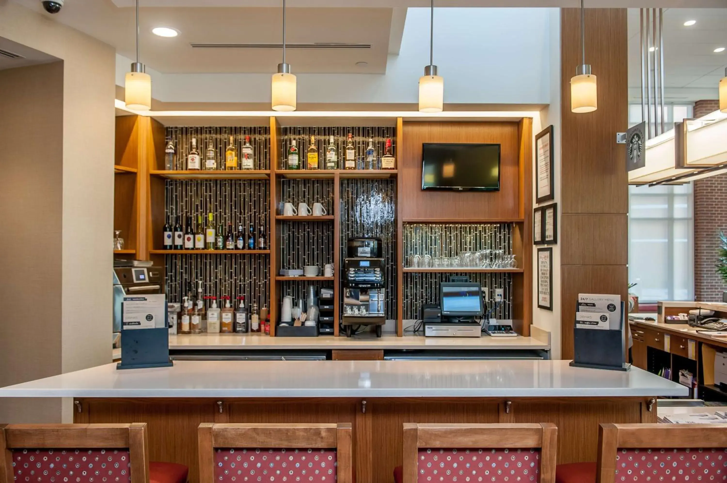 Lounge or bar in Hyatt Place Bowling Green Lounge or bar in Hyatt Place Bowling Green