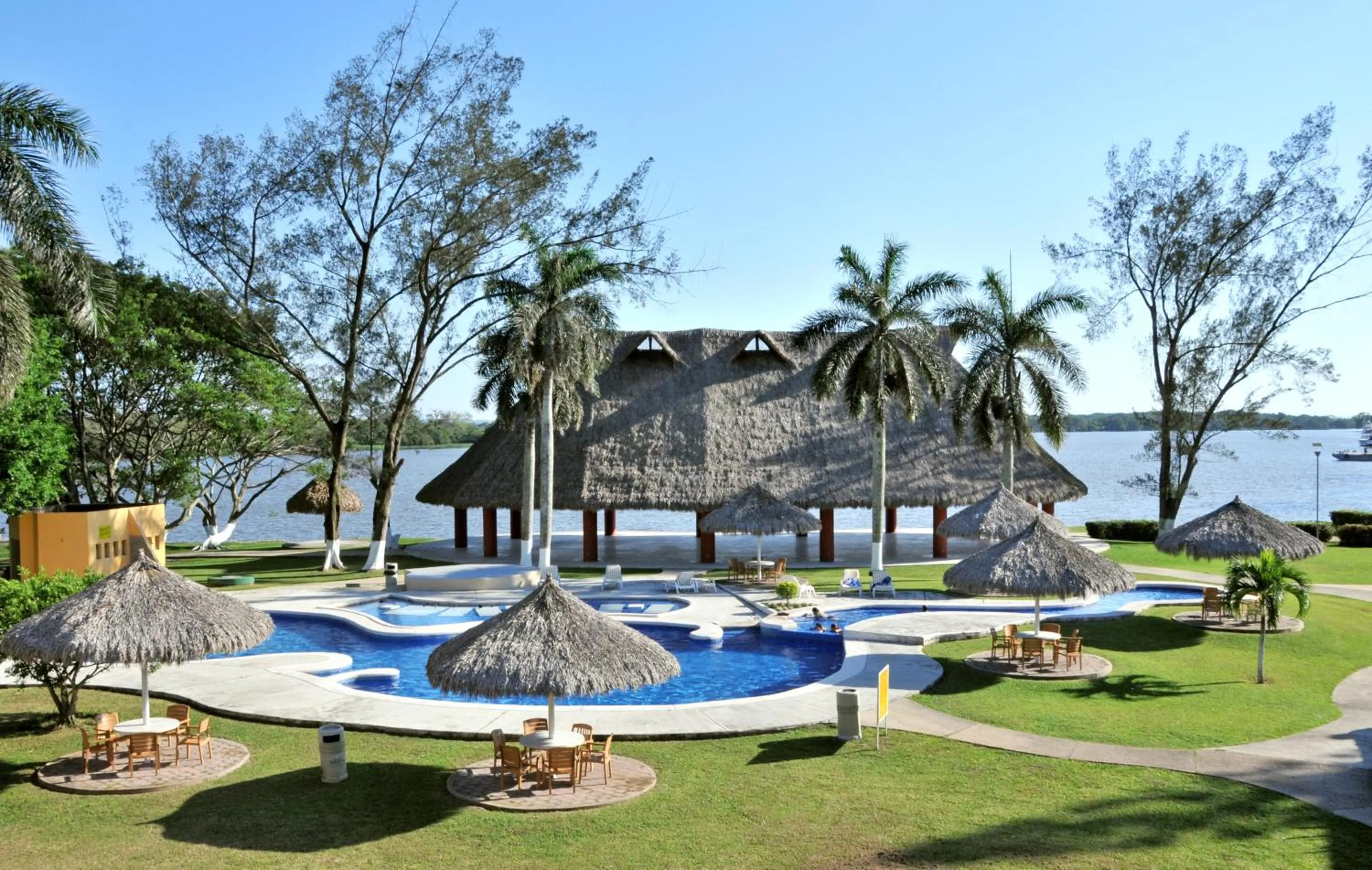 Swimming pool in Hotel Terranova