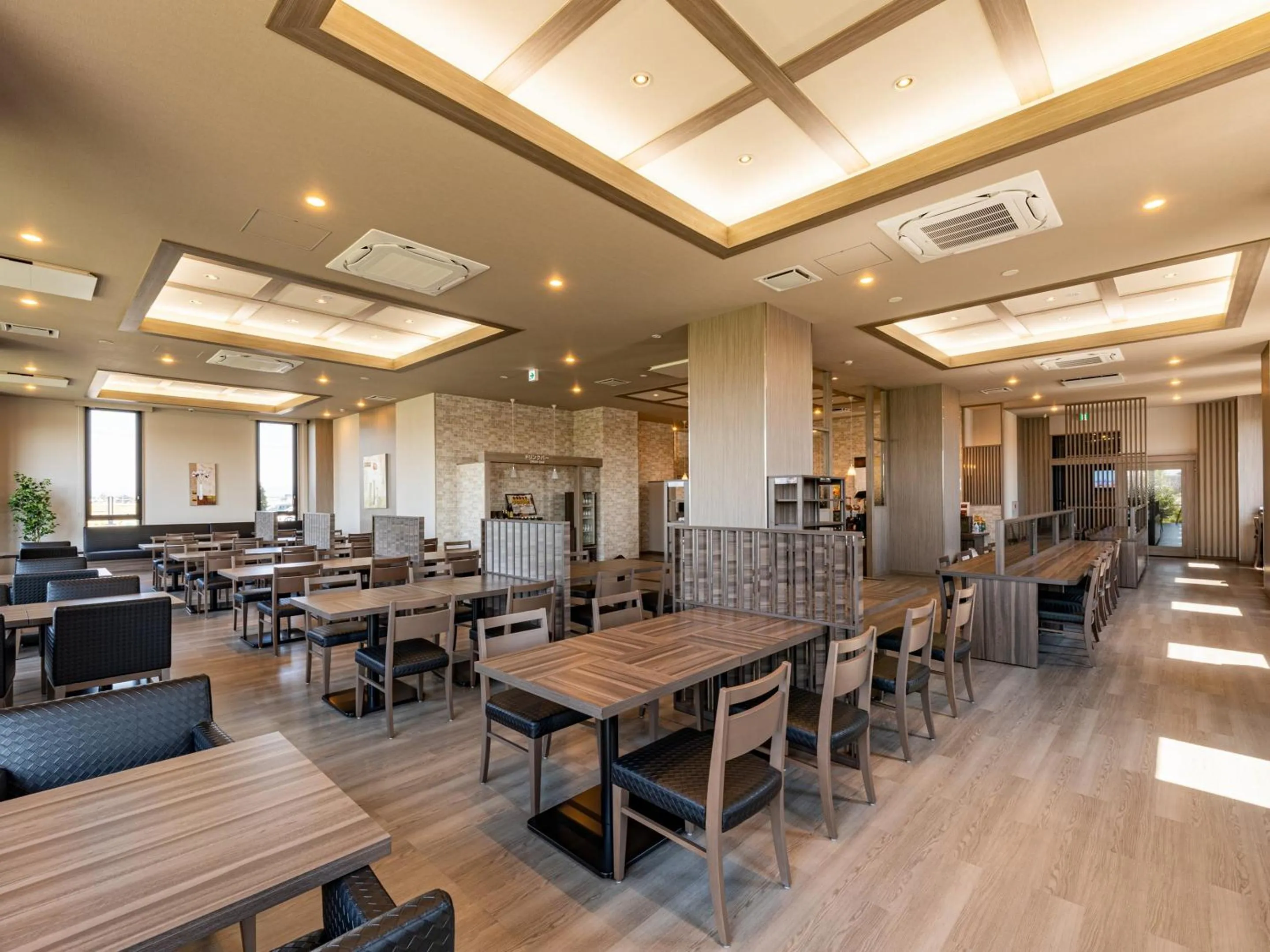 Restaurant/places to eat in Hotel Route Inn Imizu