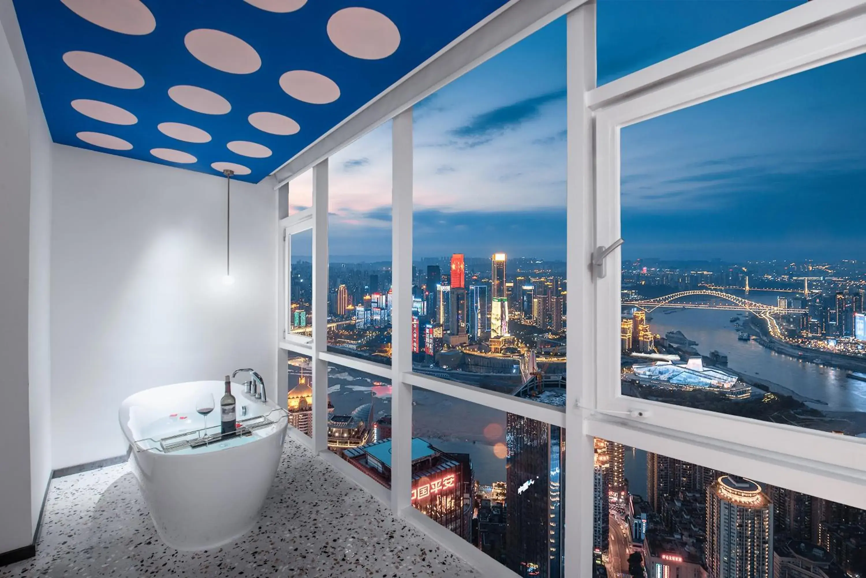 Night in ReVia Skyline River View Hotel Chongging Night in ReVia Skyline River View Hotel Chongging