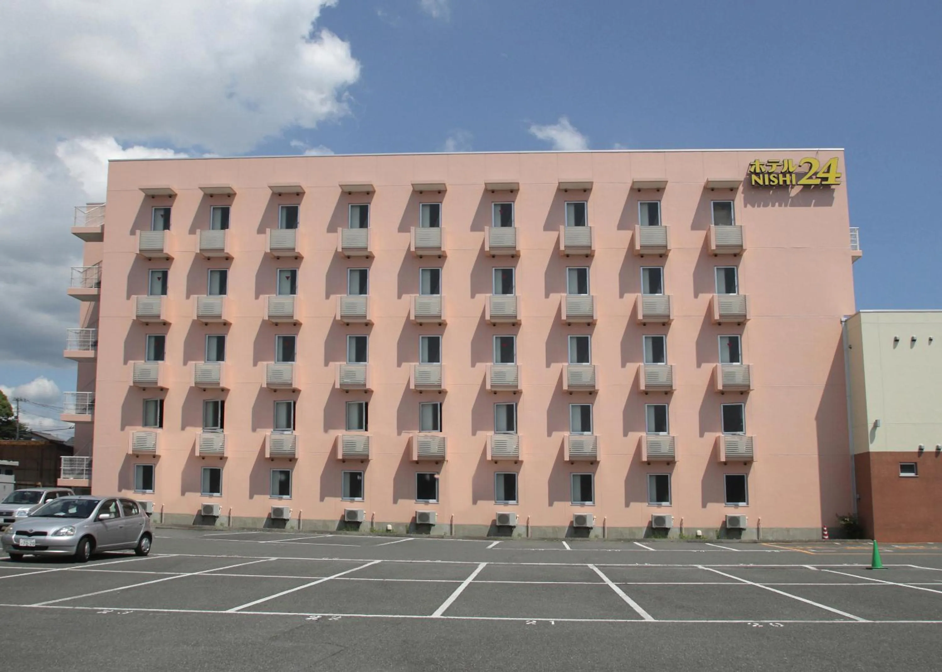 Facade/entrance in Hotel Nishi In Fujisan