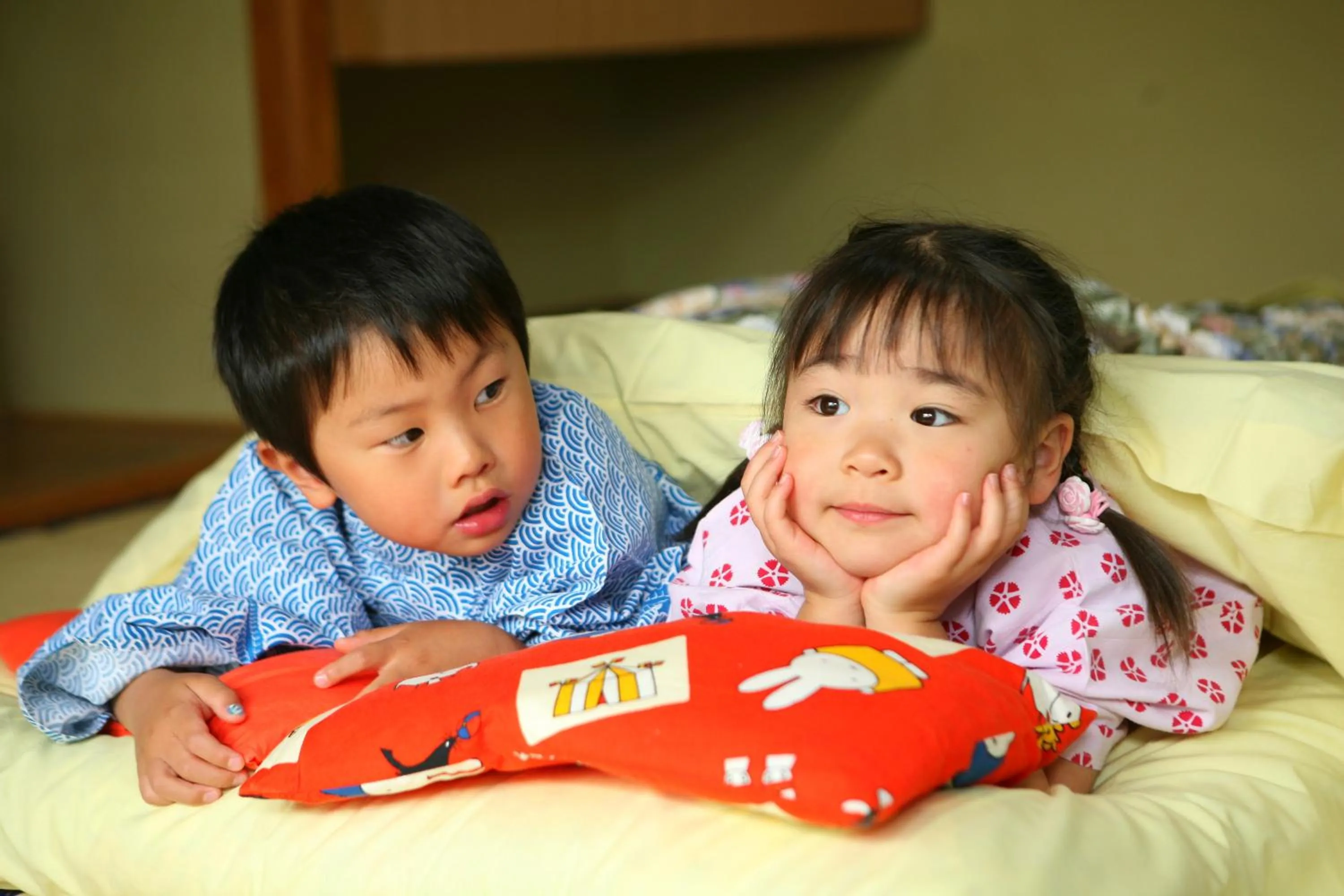 young children in Arima Onsen Motoyu Ryuusenkaku