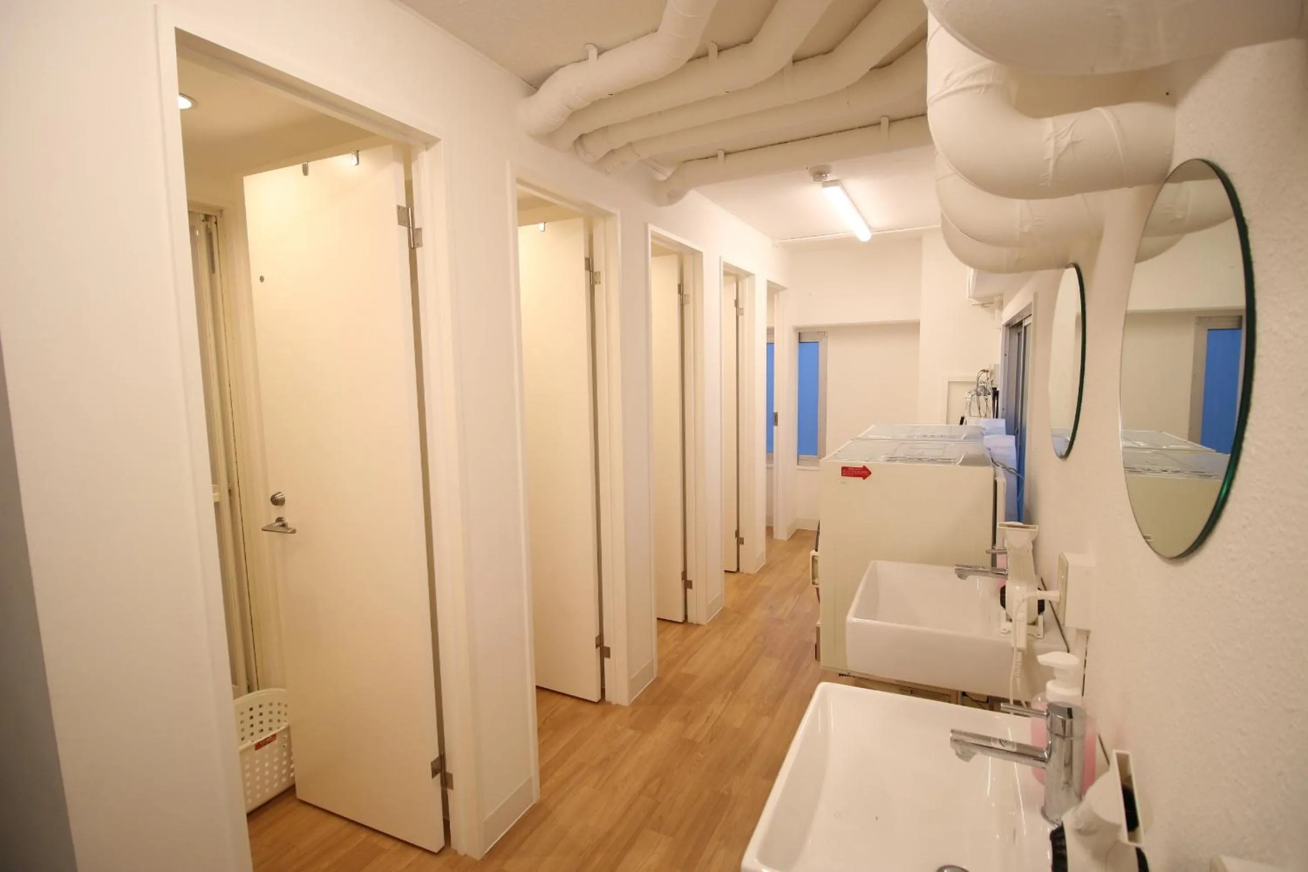 Shower in Glocal Nagoya Backpackers Hostel