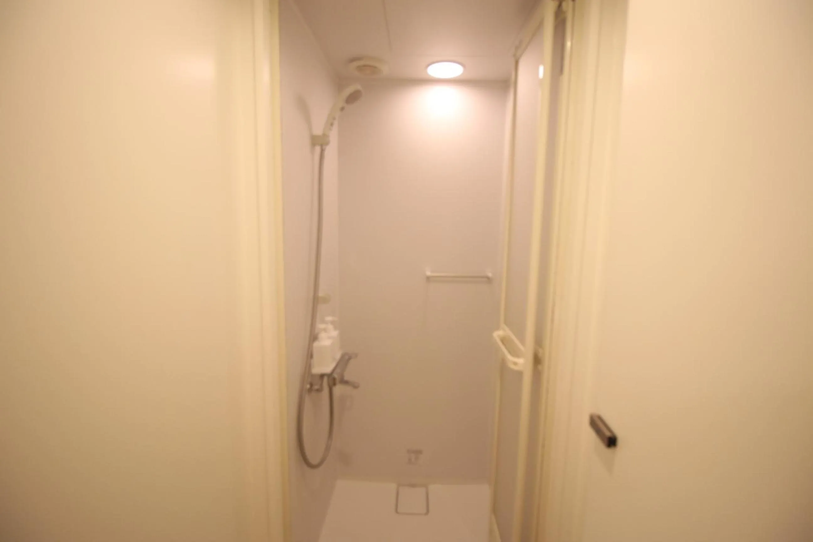 Shower in Glocal Nagoya Backpackers Hostel