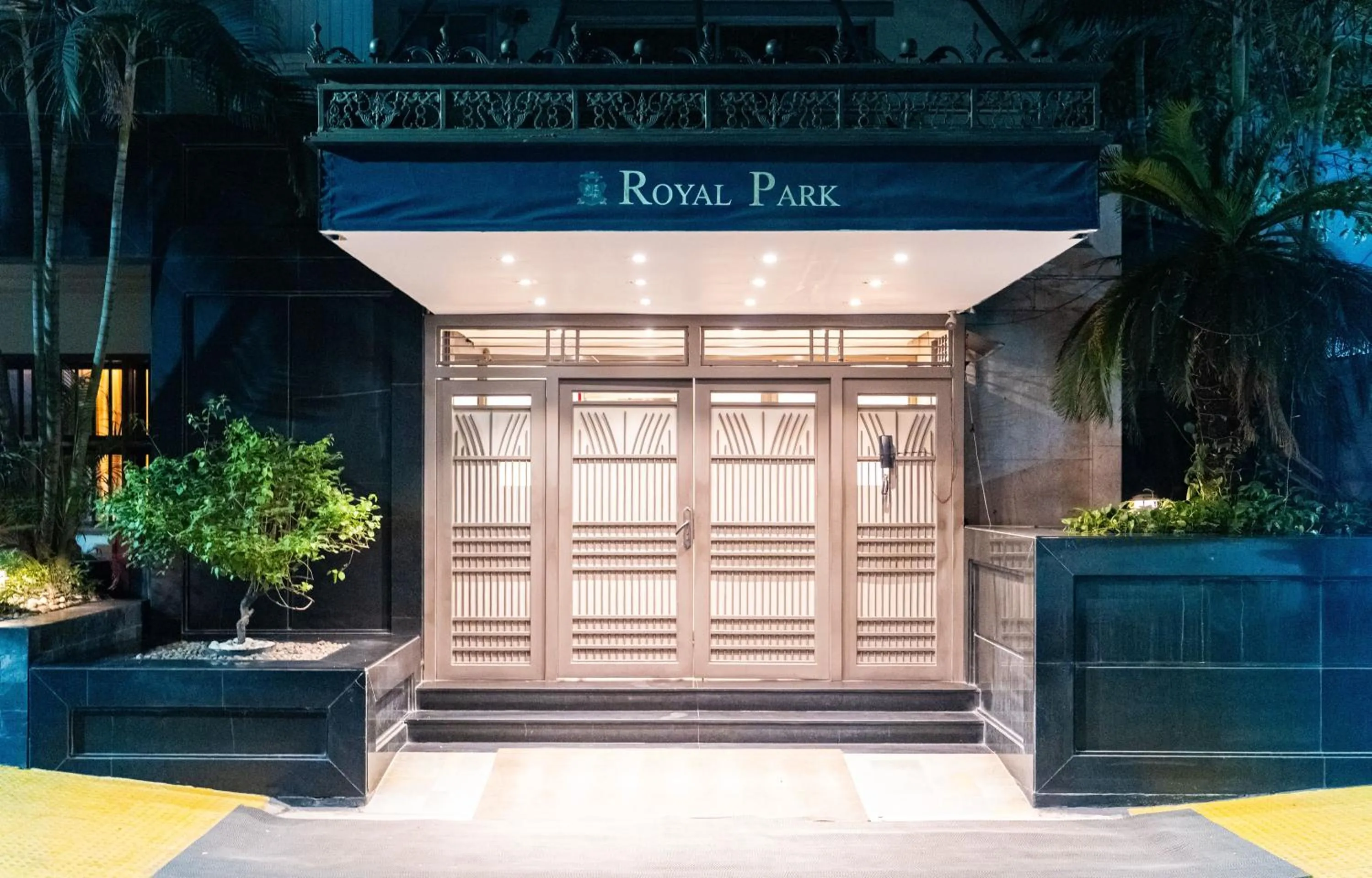Facade/entrance in Royal Park Residence Hotel