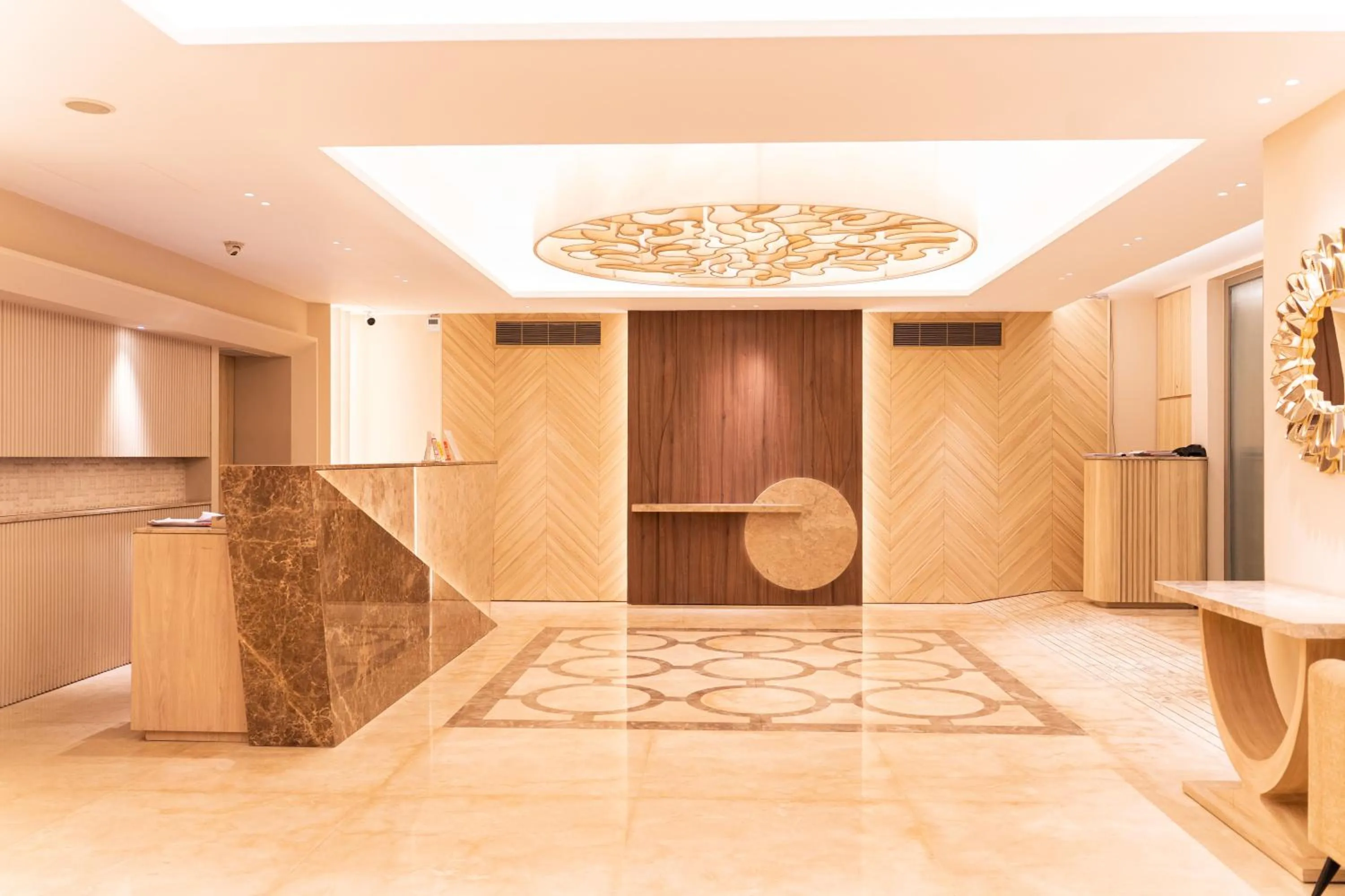 Lobby or reception in Royal Park Residence Hotel