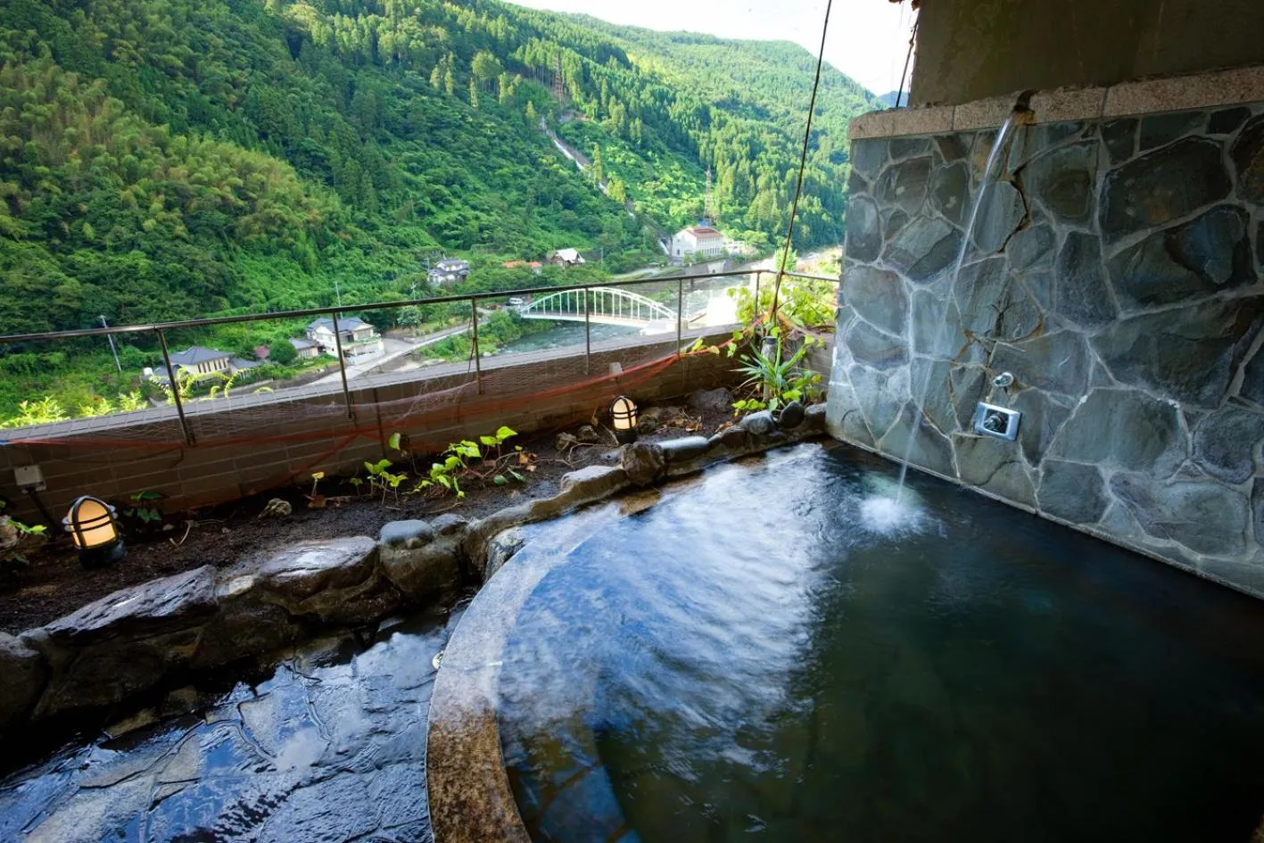 Hot Spring Bath in Shinshiyo