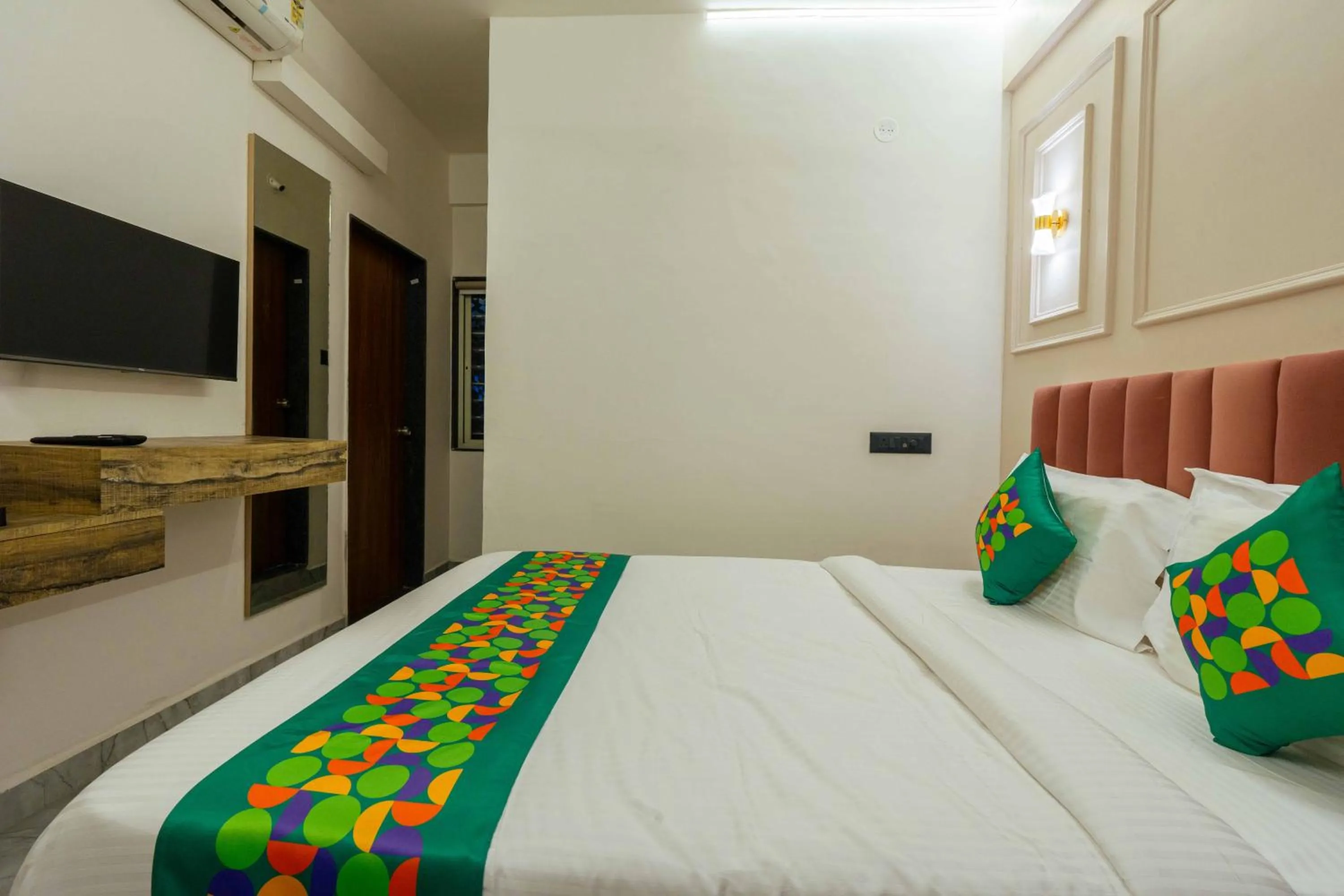 Bedroom, Bed in Treebo The Tree, Hinjewadi