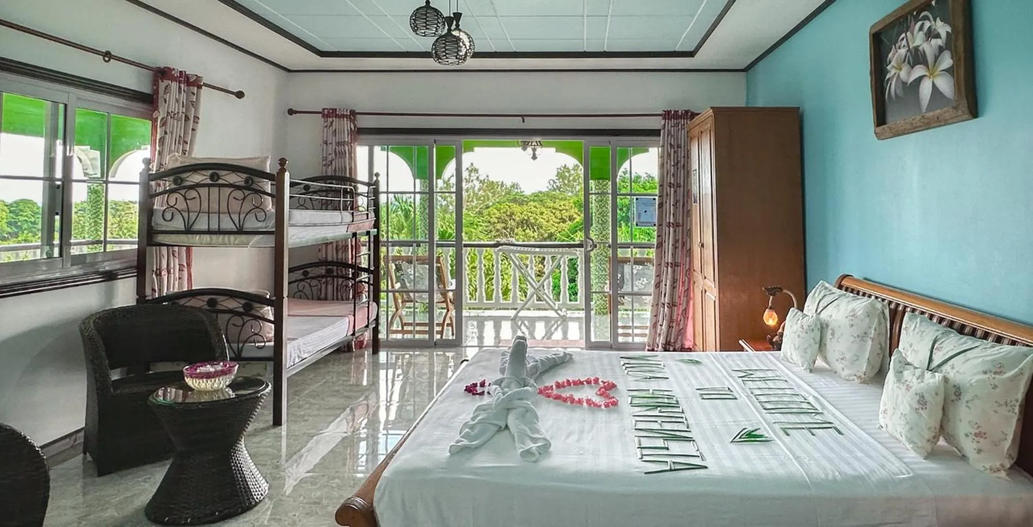 Photo of the whole room in Villa Hortensia