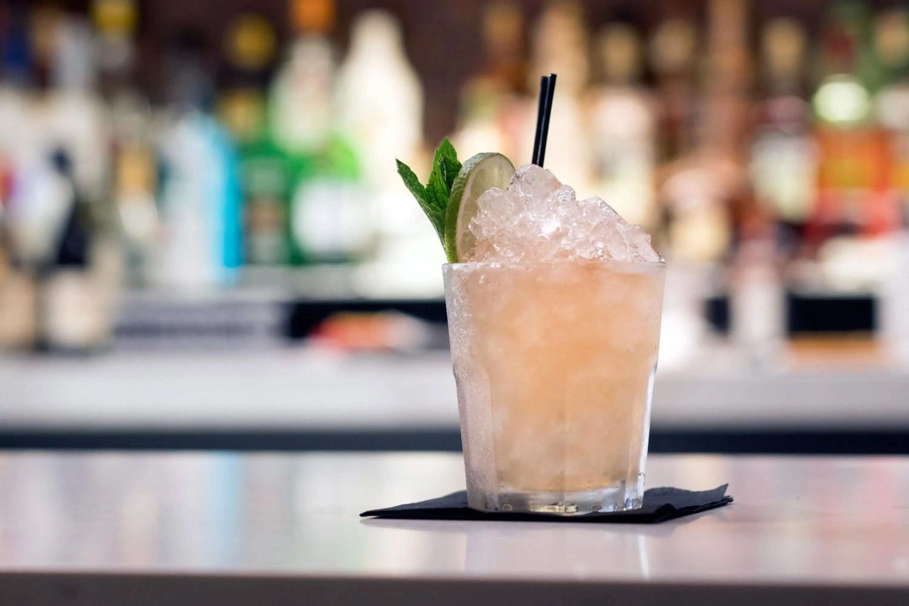 Restaurant/places to eat in SpringHill Suites by Marriott Los Angeles Burbank/Downtown