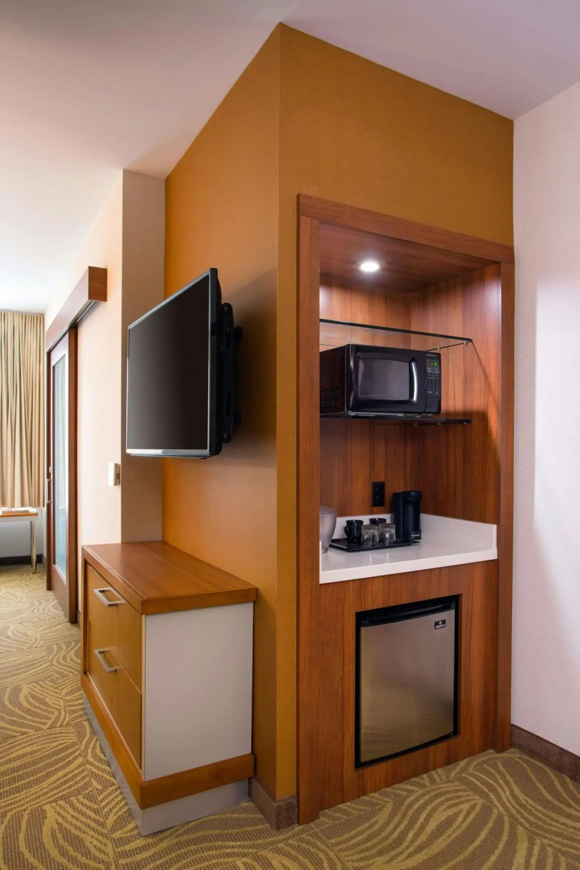 King Studio with Sofa Bed and Adapted Tub - Mobility Accessible in SpringHill Suites by Marriott Los Angeles Burbank/Downtown King Studio with Sofa Bed and Adapted Tub - Mobility Accessible in SpringHill Suites by Marriott Los Angeles Burbank/Downtown