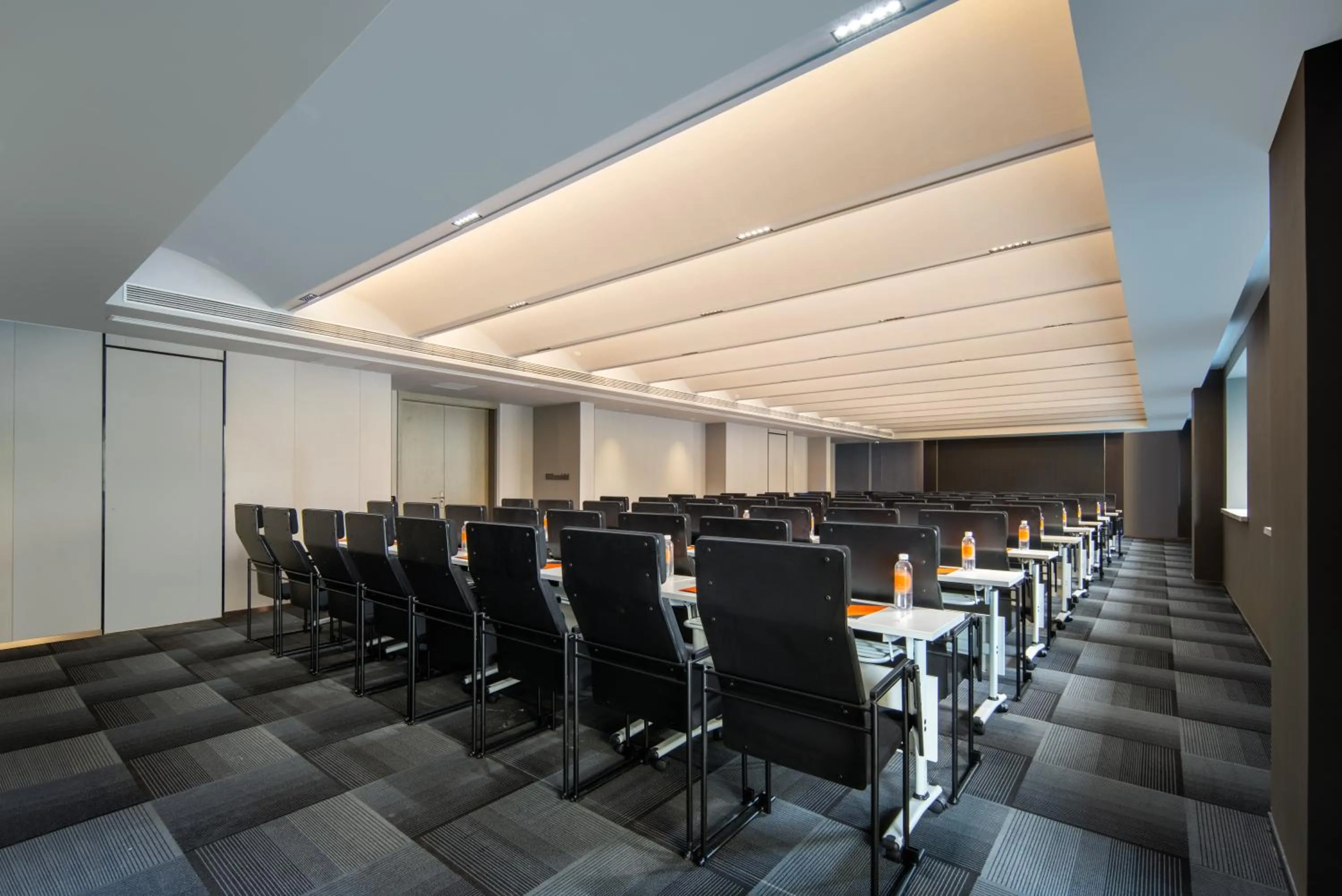 Meeting/conference room in Atour Hotel Qingdao Chengyang Chunyang Road