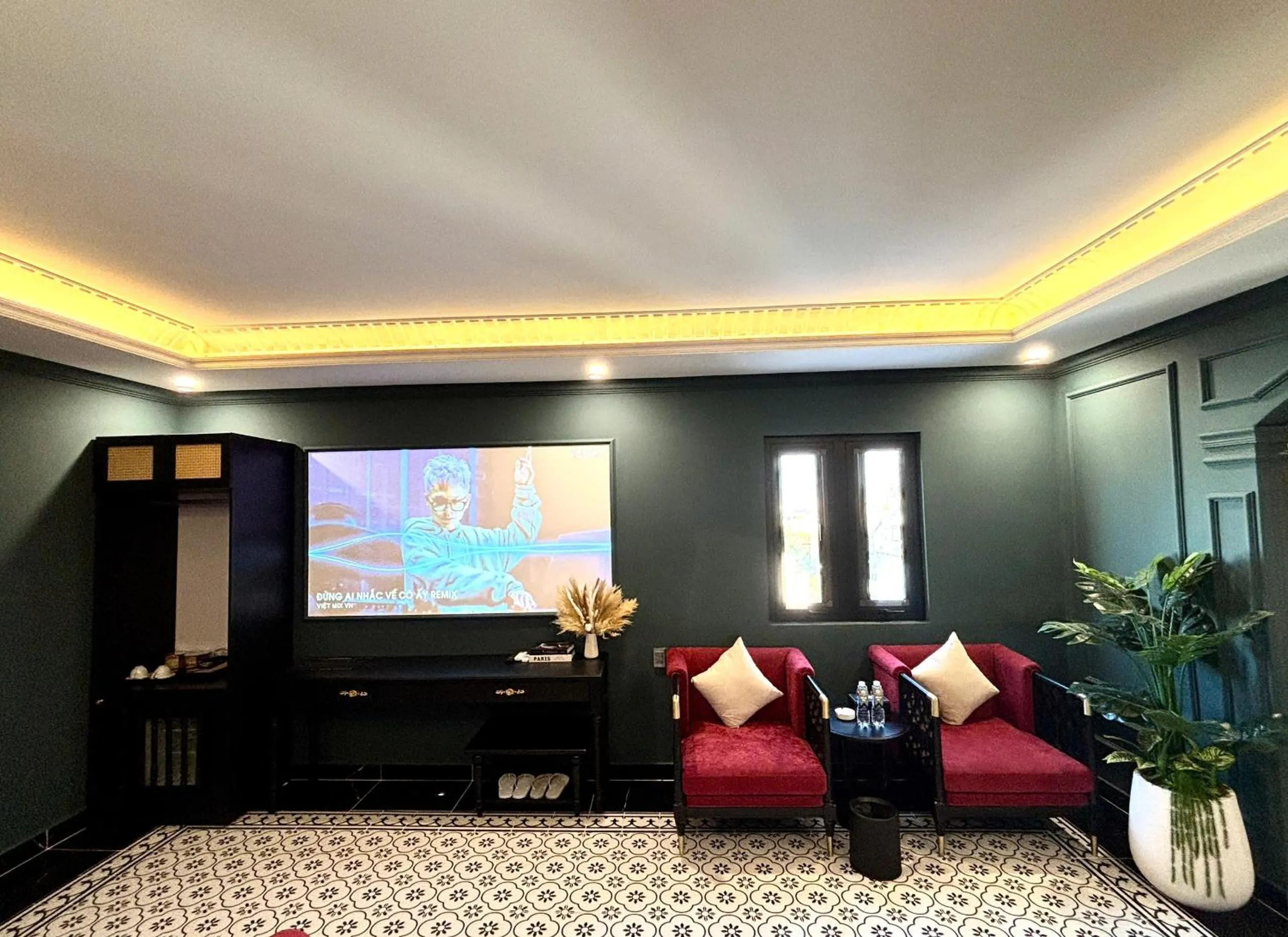 Communal lounge/ TV room in New Pearl Hotel HCM