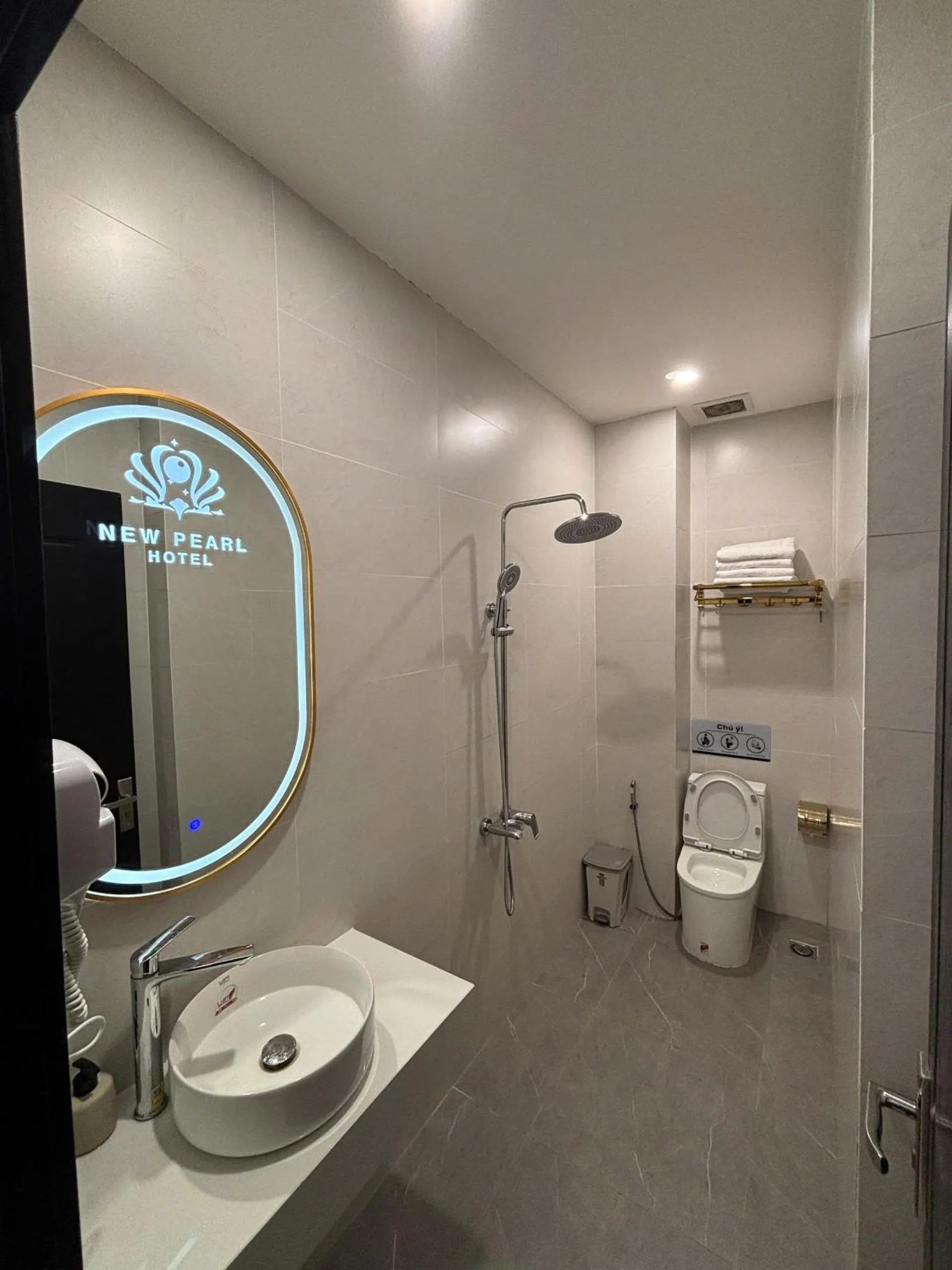 Shower in New Pearl Hotel HCM