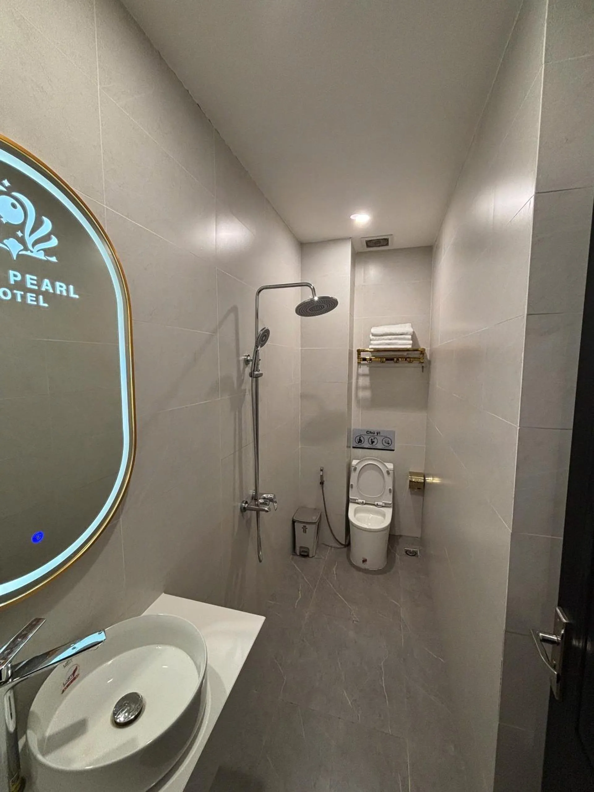 Shower in New Pearl Hotel HCM