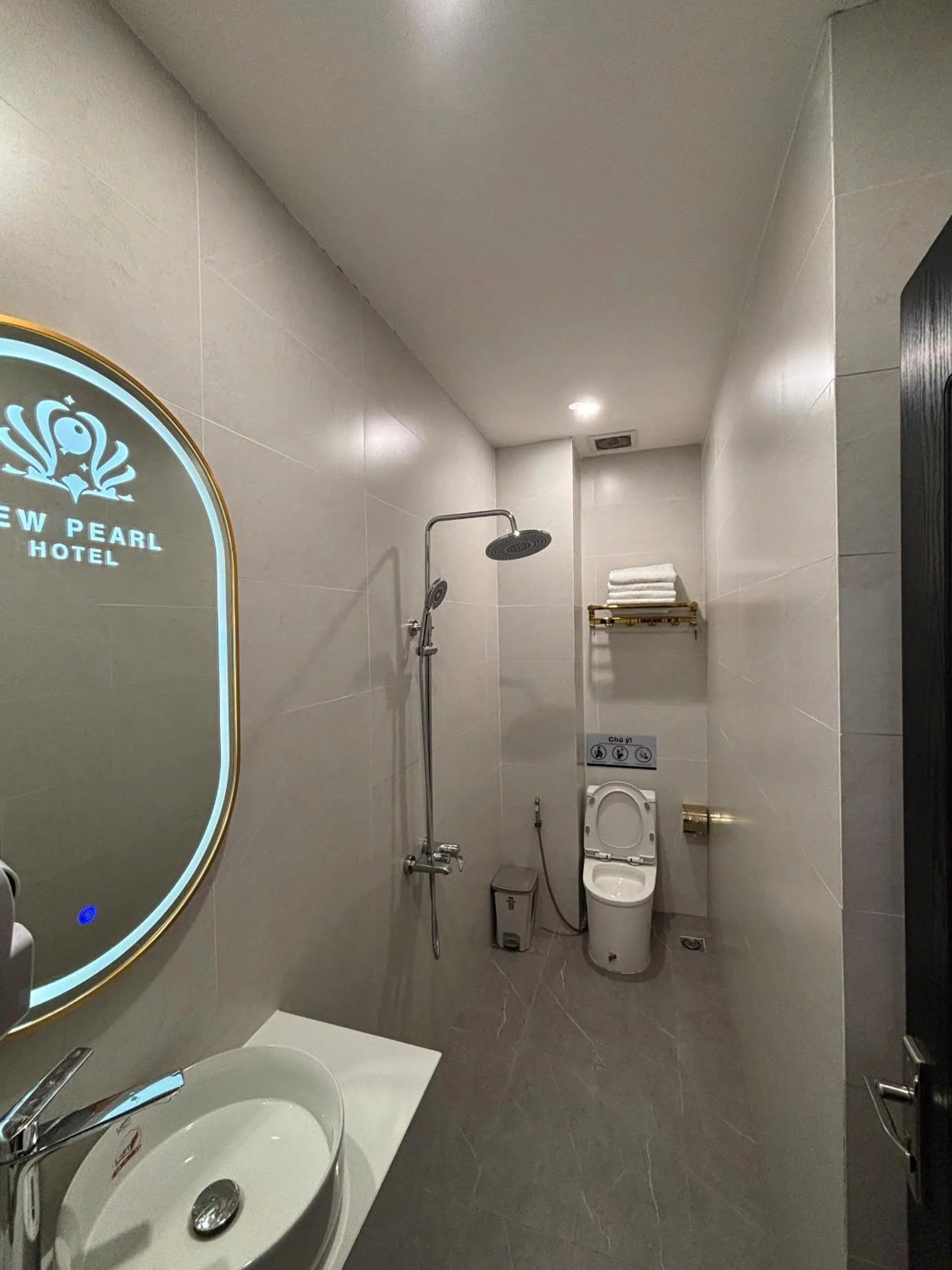 Toilet in New Pearl Hotel HCM