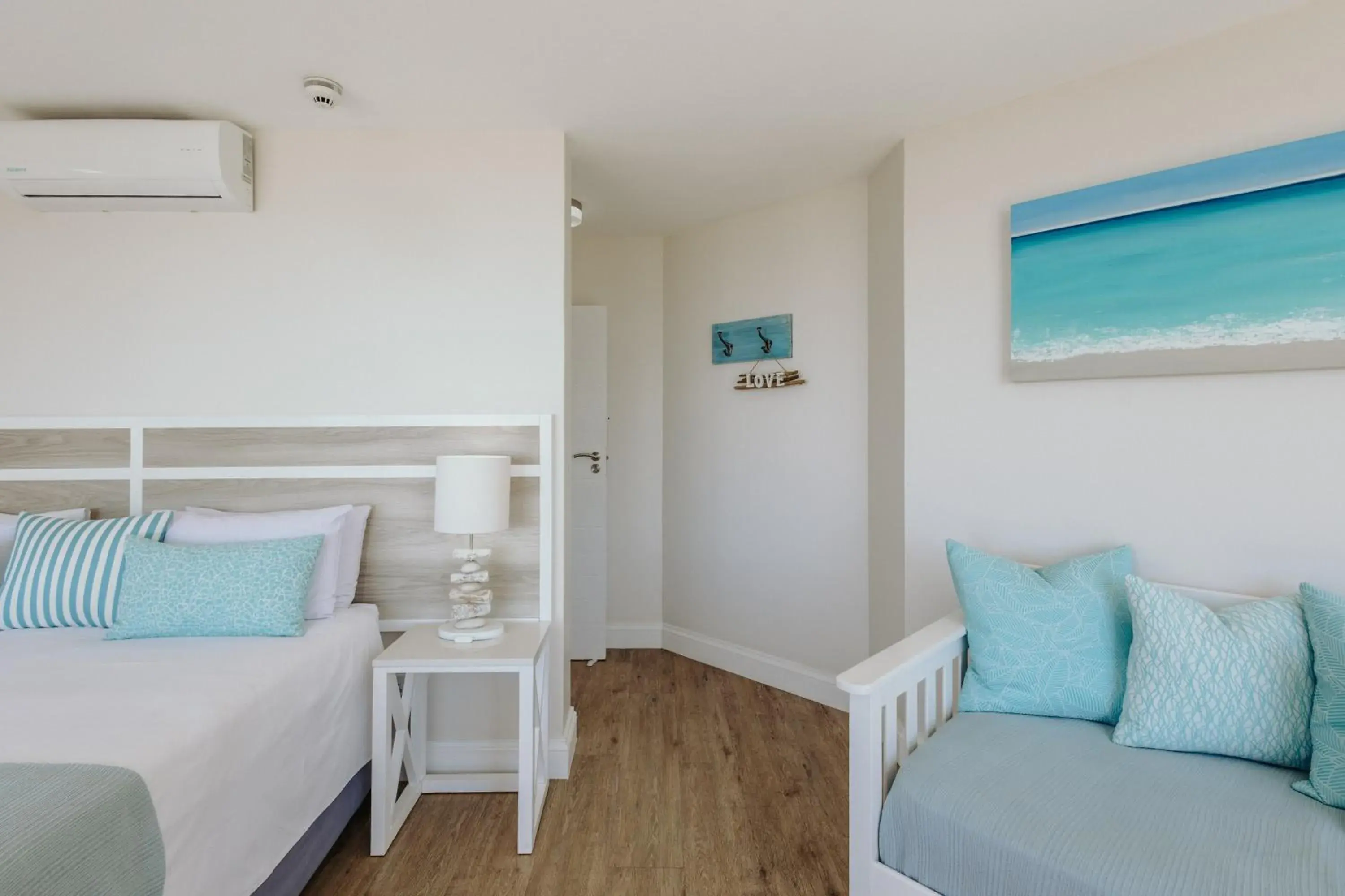 Bedroom, Bed in Bayview Hotel Bedroom, Bed in Bayview Hotel