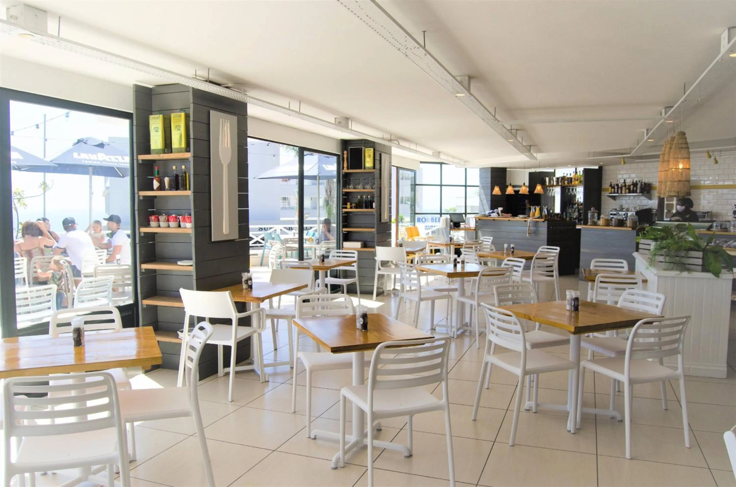 Restaurant/places to eat in Bayview Hotel