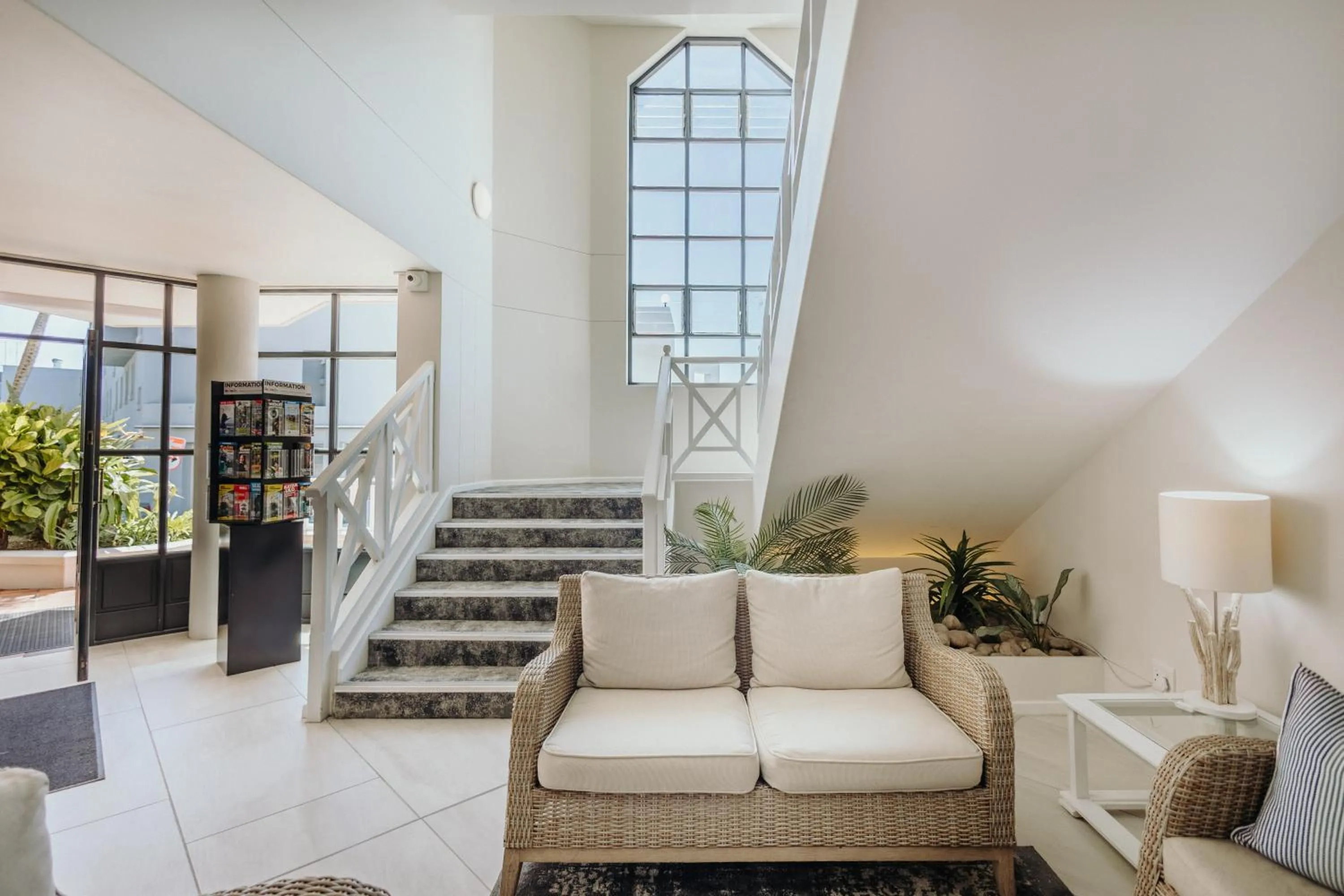 Lobby or reception in Bayview Hotel