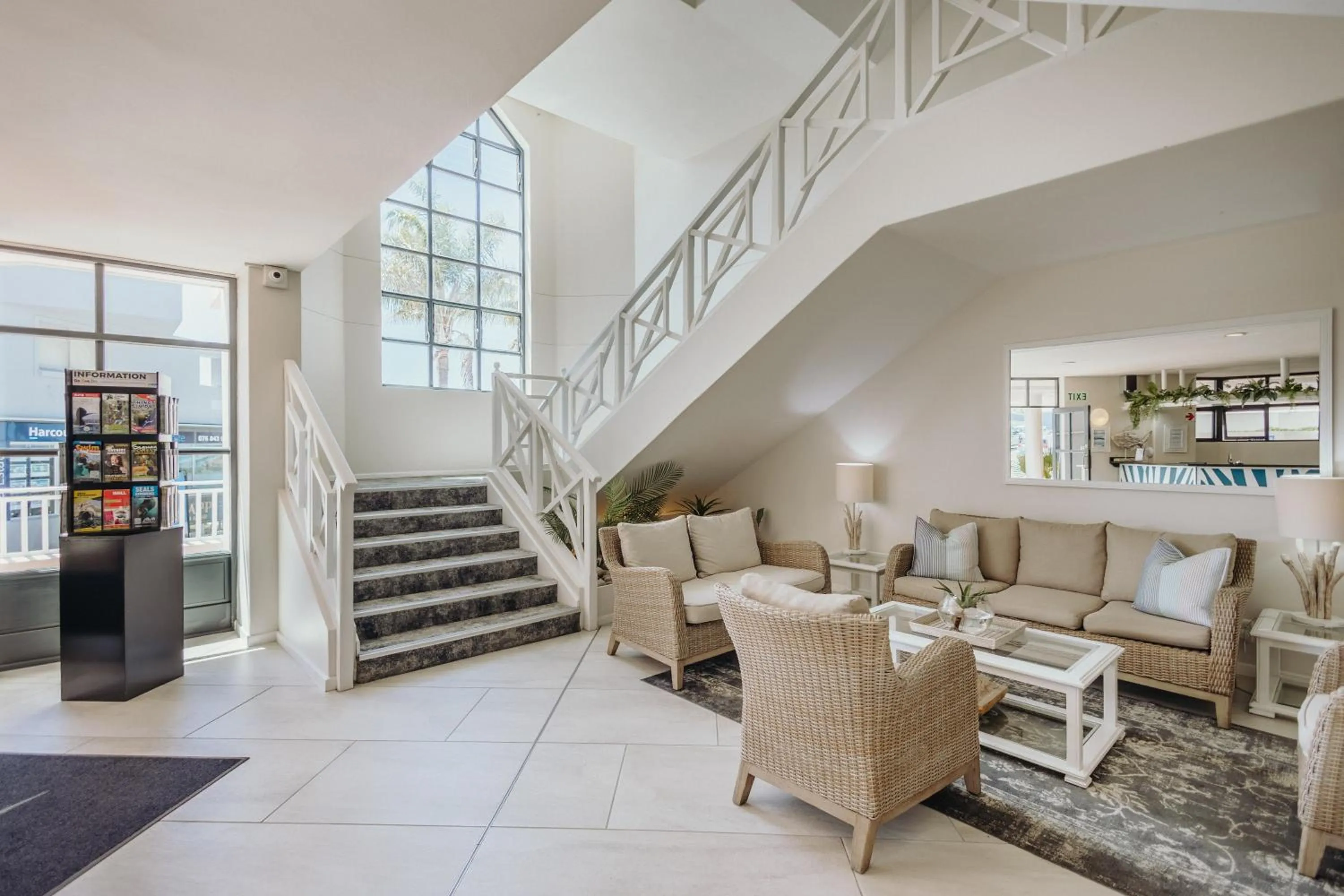 Lobby or reception in Bayview Hotel