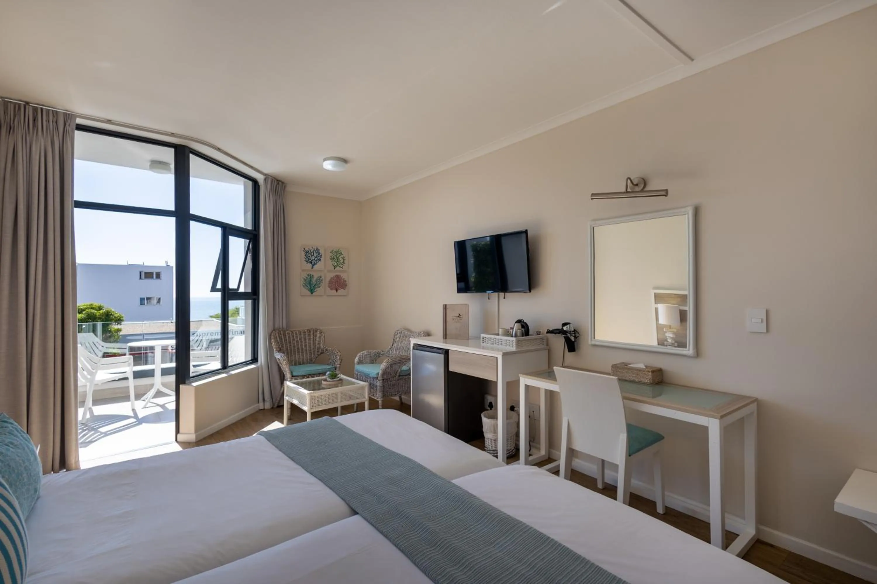 Bed in Bayview Hotel