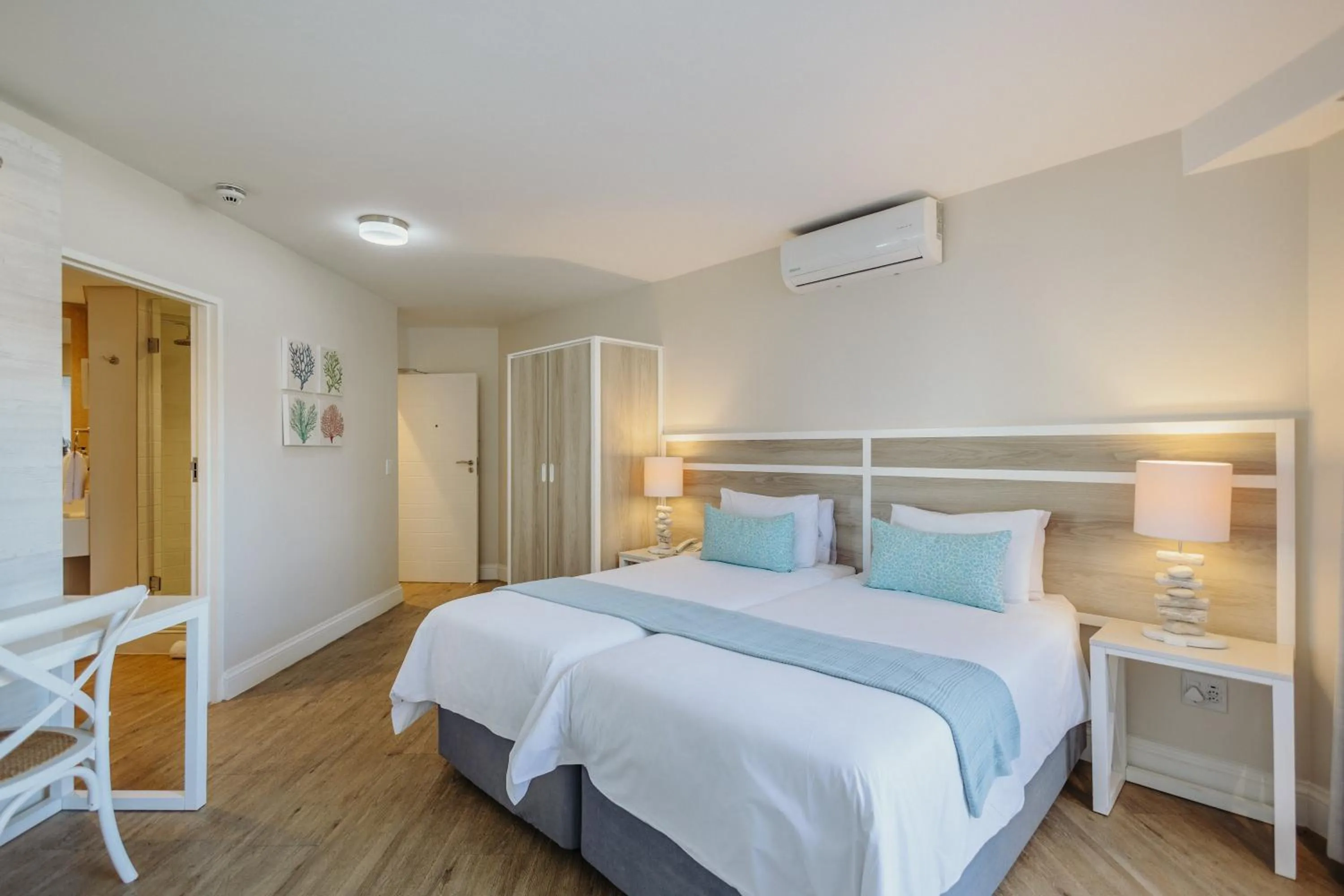 Bed in Bayview Hotel