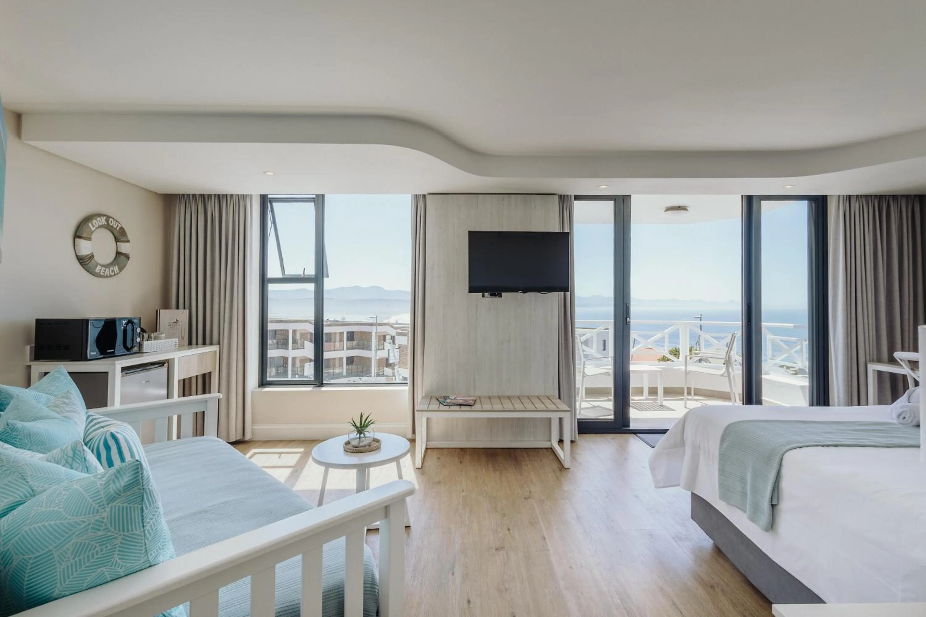 Bed in Bayview Hotel