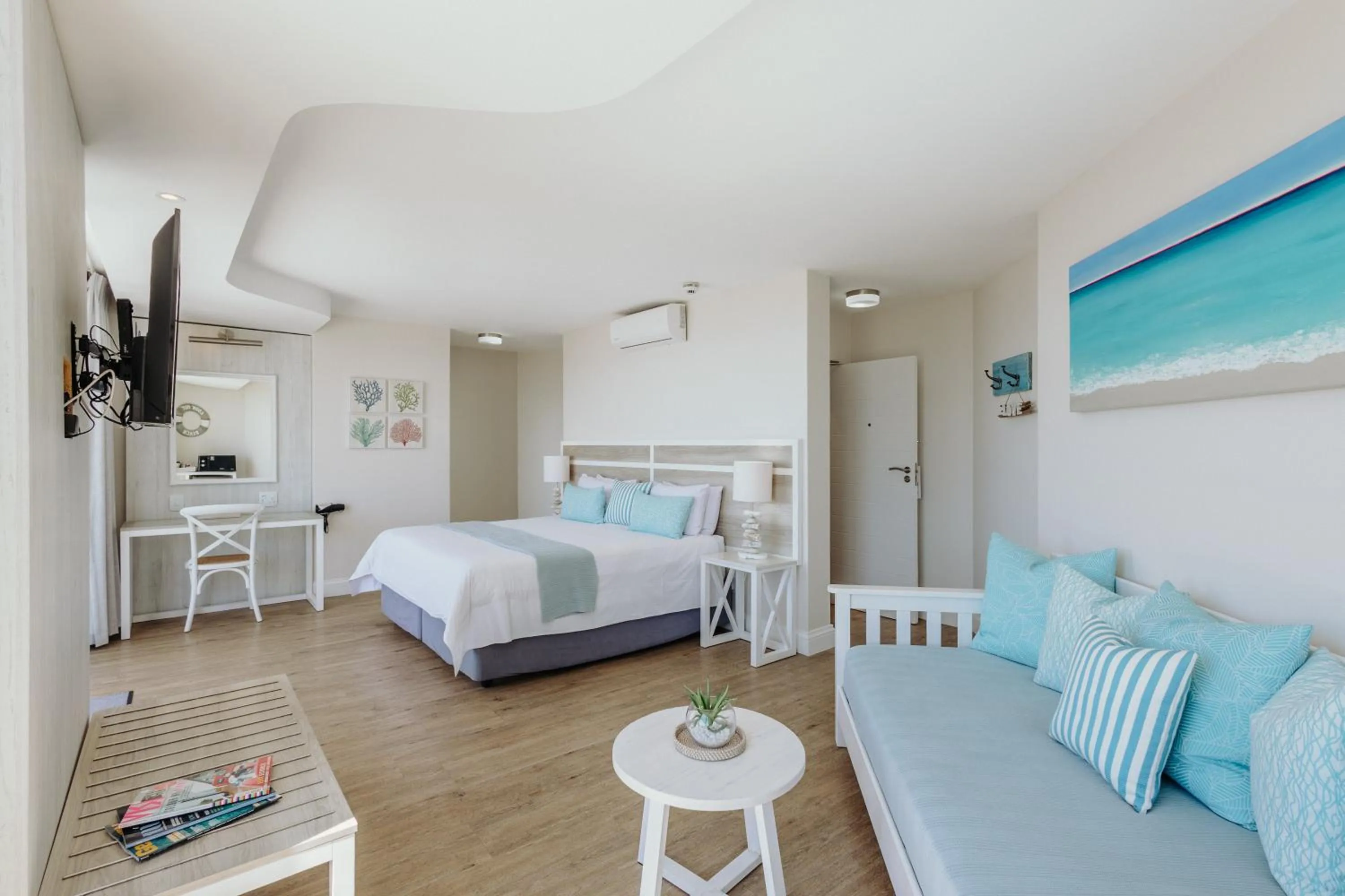 Bed in Bayview Hotel