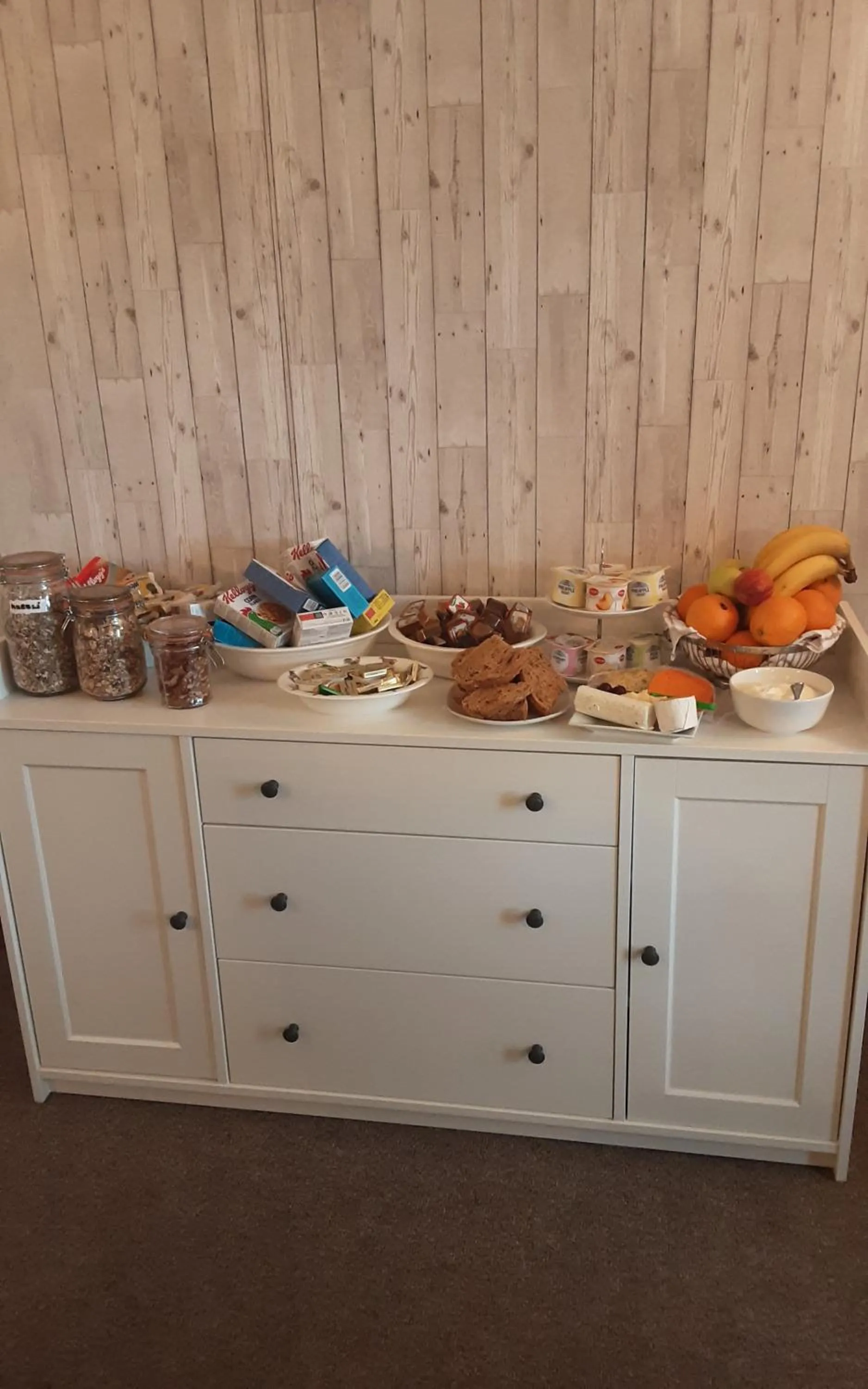 Buffet breakfast in Sea Lodge B&B