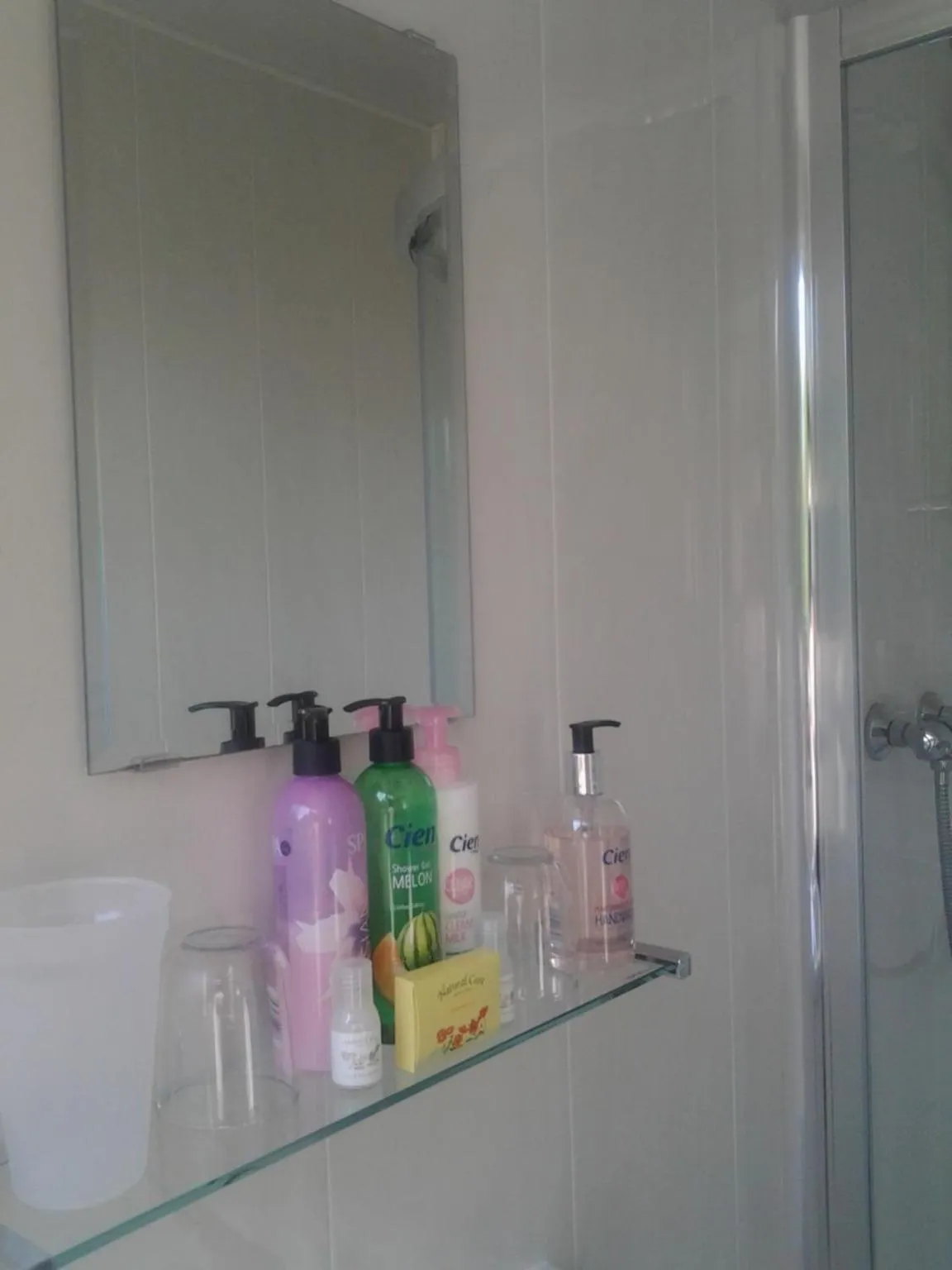 Photo of the whole room in Sea Lodge B&B