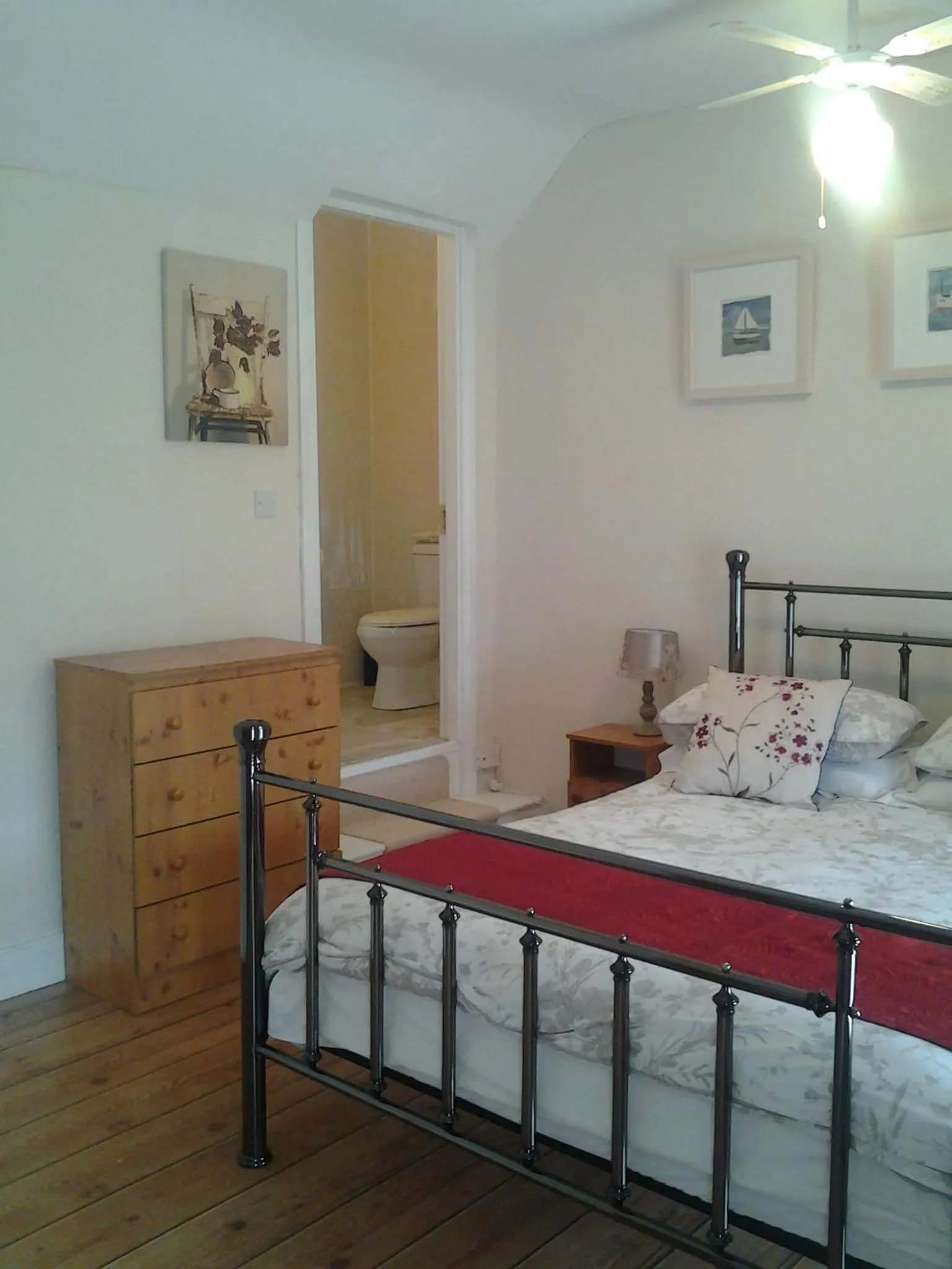 Bedroom, Bed in Sea Lodge B&B