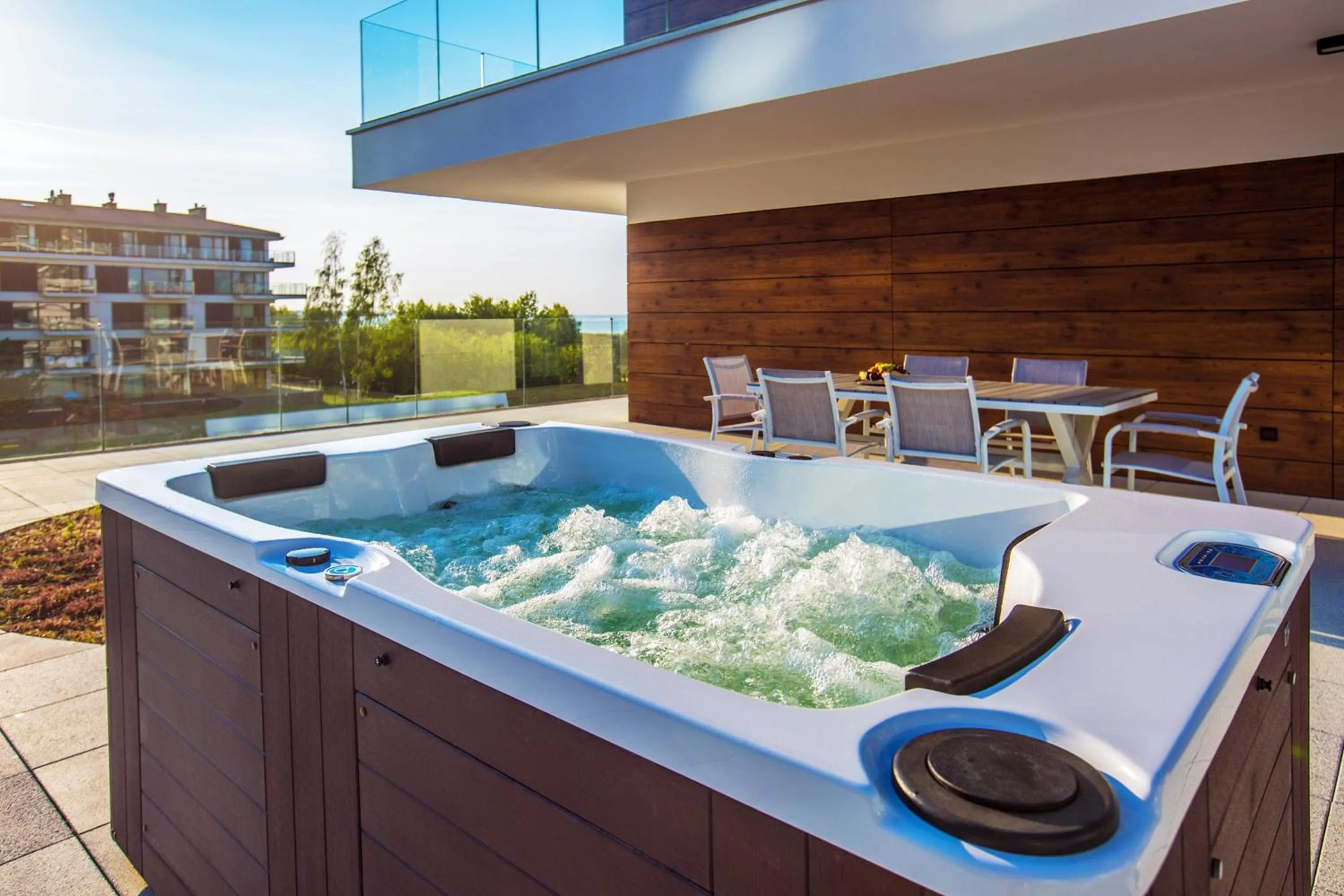 Hot Tub in Baltic Park Molo Apartments by Zdrojowa