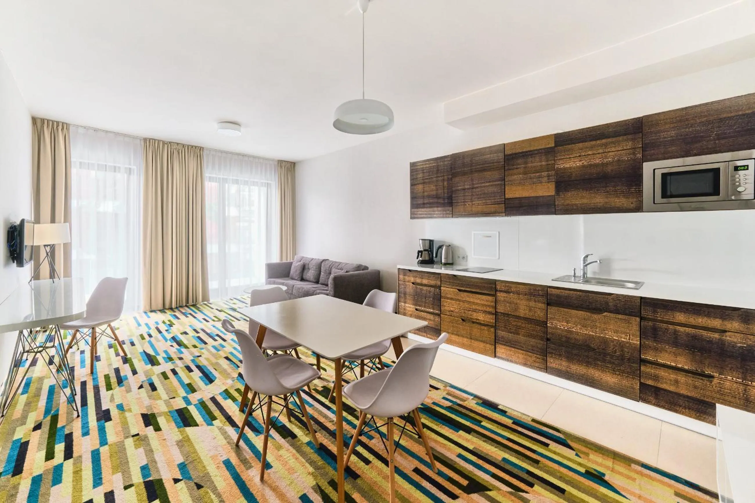 Kitchen or kitchenette in Baltic Park Molo Apartments by Zdrojowa