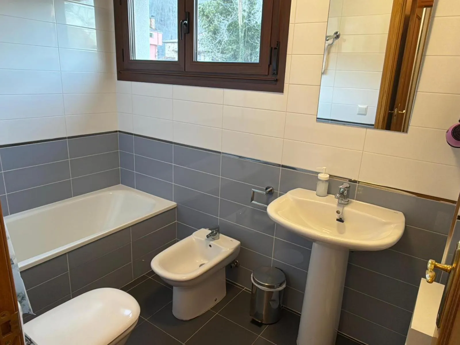 Bathroom in Apartamentos El Caxigu