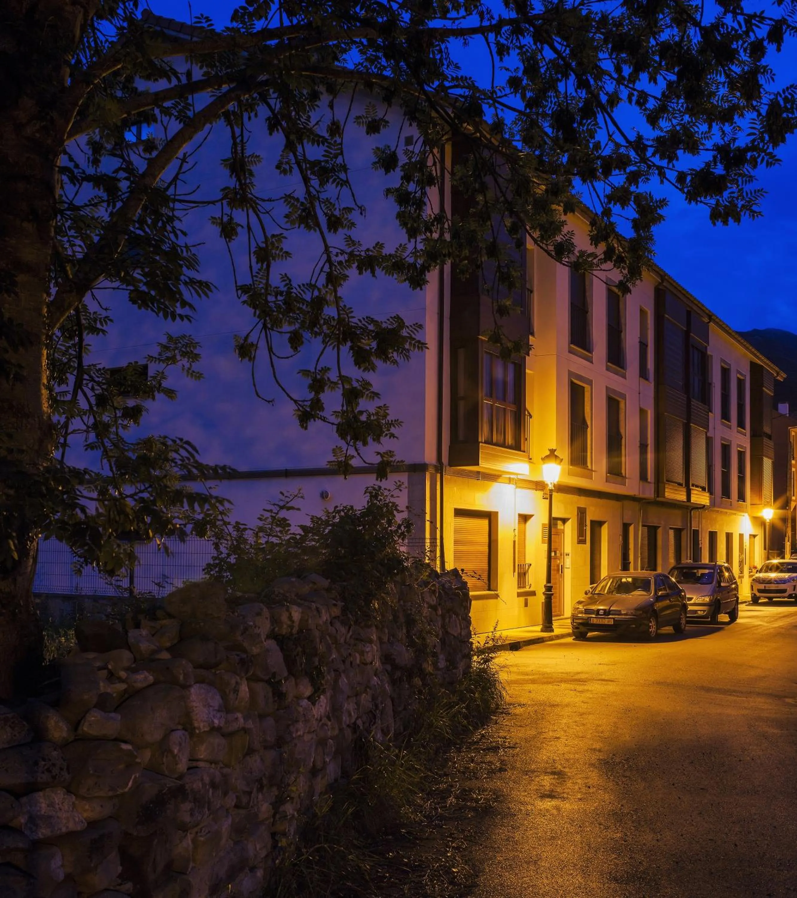 Property building in Apartamentos El Caxigu