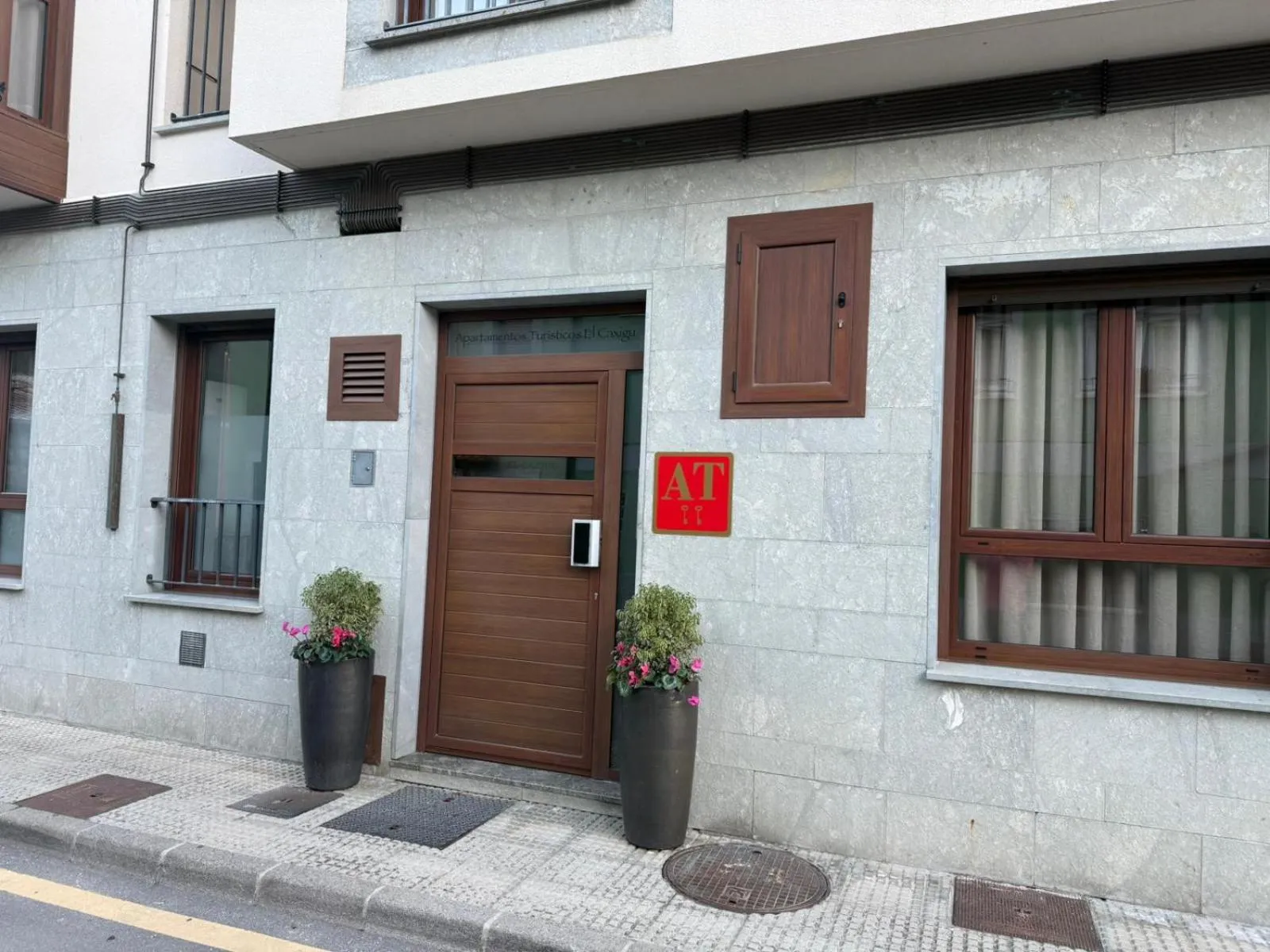 Property building in Apartamentos El Caxigu
