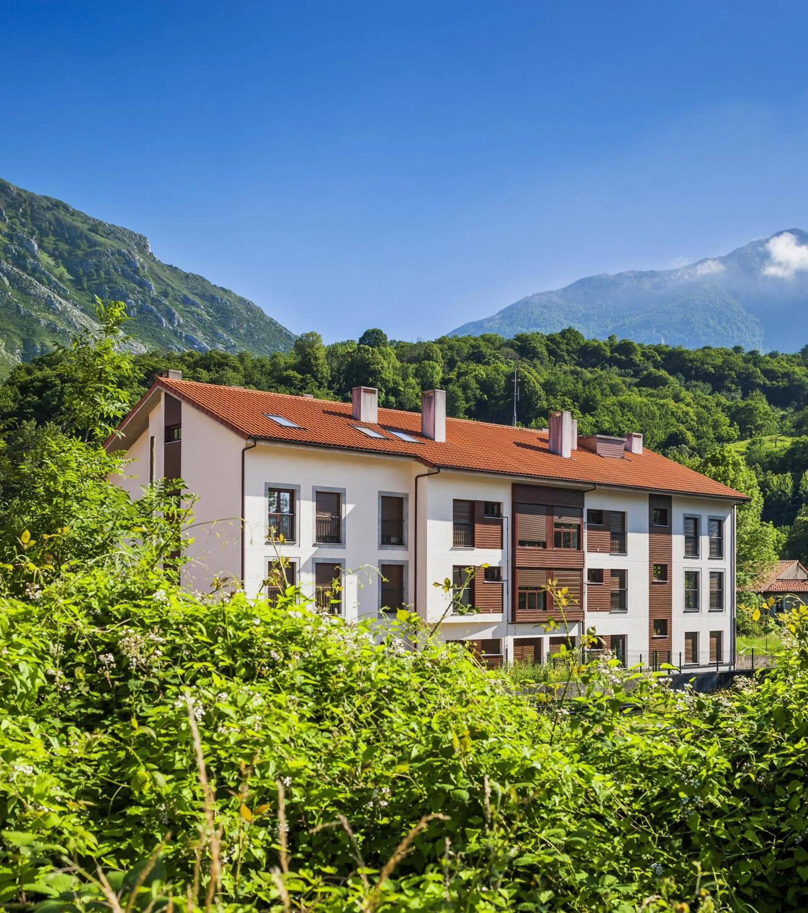 Property building in Apartamentos El Caxigu