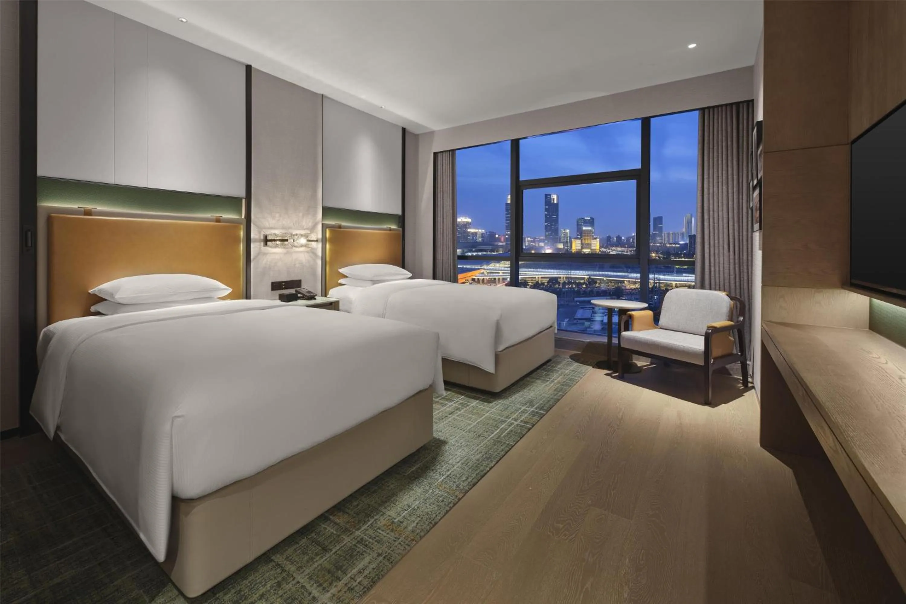 Bed in Doubletree By Hilton Zhengzhou East