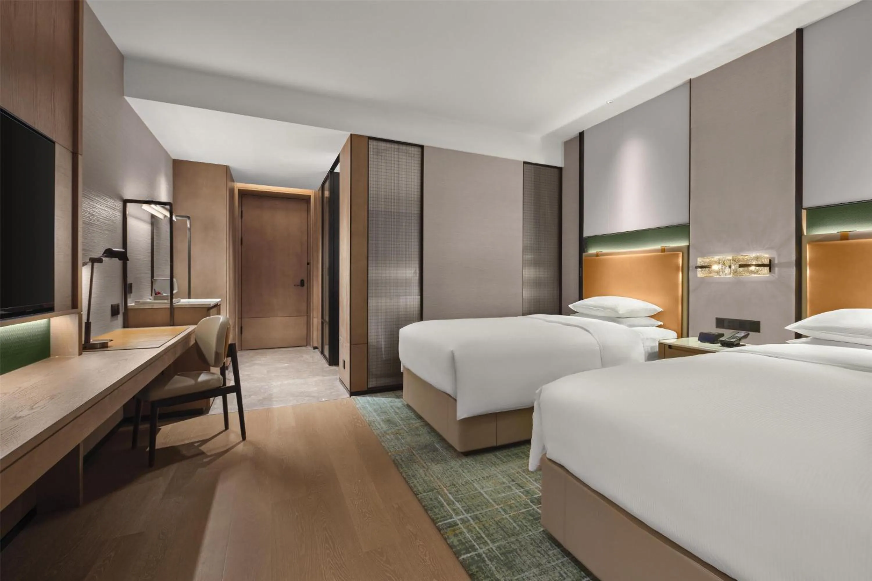 Bed in Doubletree By Hilton Zhengzhou East