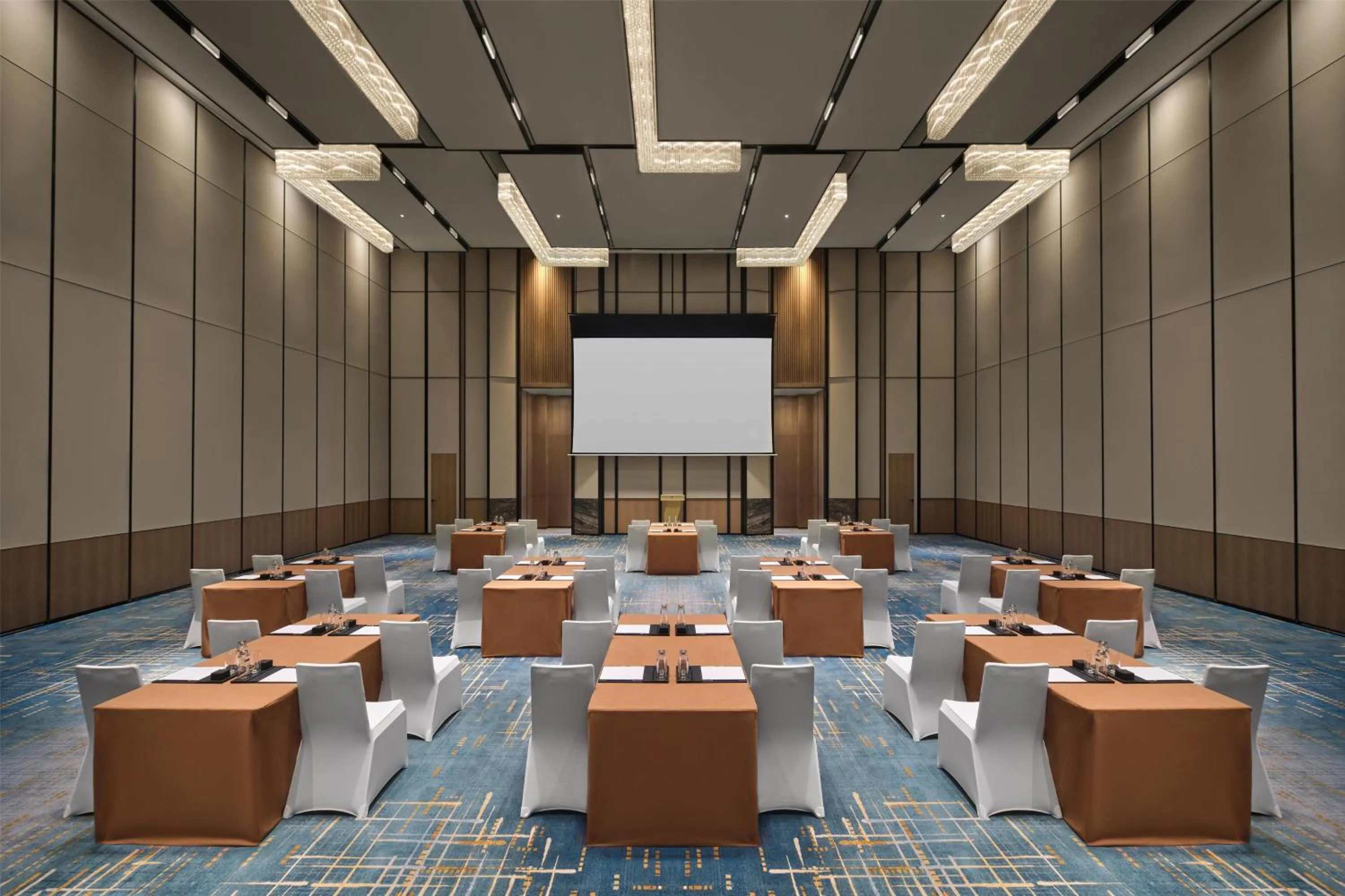 Meeting/conference room in Doubletree By Hilton Zhengzhou East