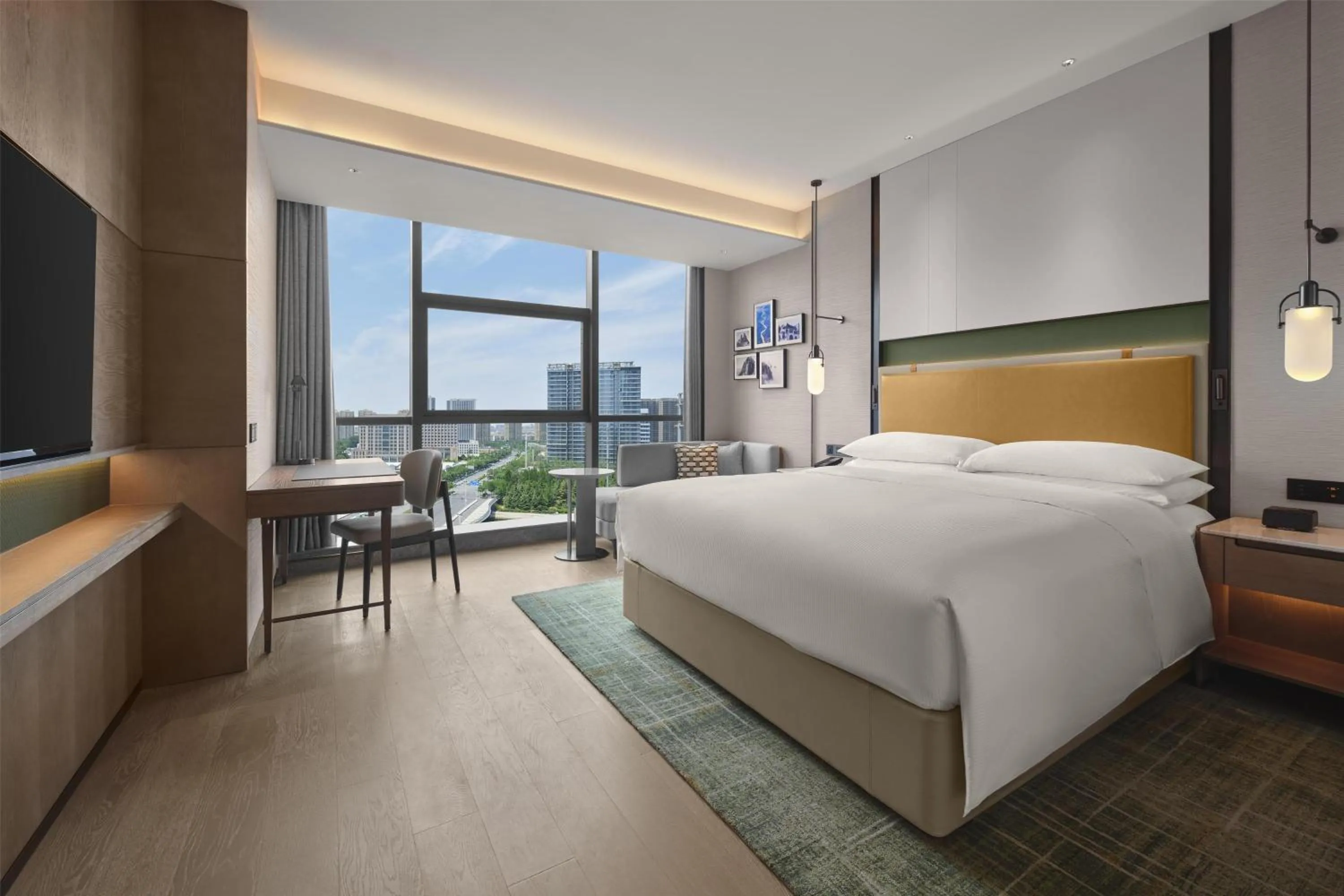 Bed in Doubletree By Hilton Zhengzhou East